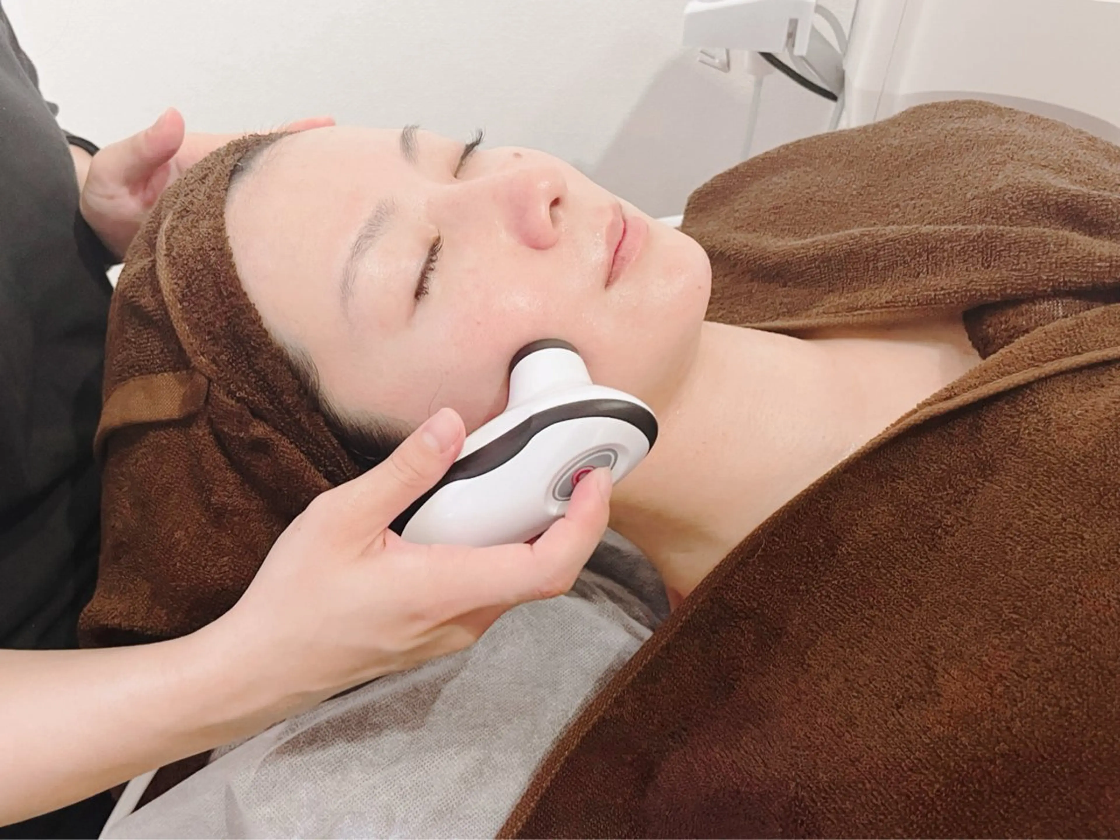 小顔ARTEMIS全顔60分【クレンジング→洗顔→角質除去→ ARTEMIS →デコルテマッサージ→贅沢パック】の写真