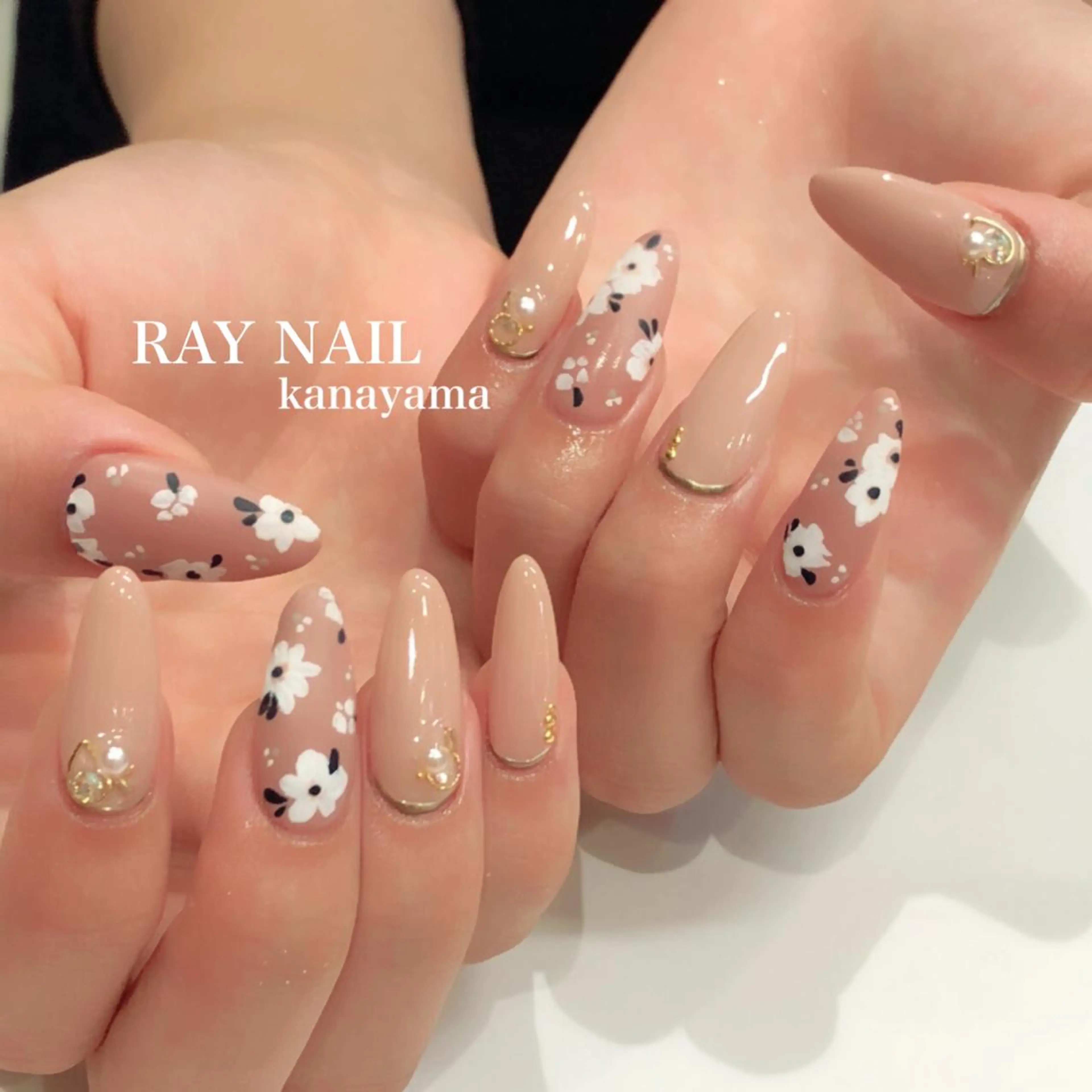 ネイル フラワーネイル ハンドネイル Arowa 伊田のネイルデザイン