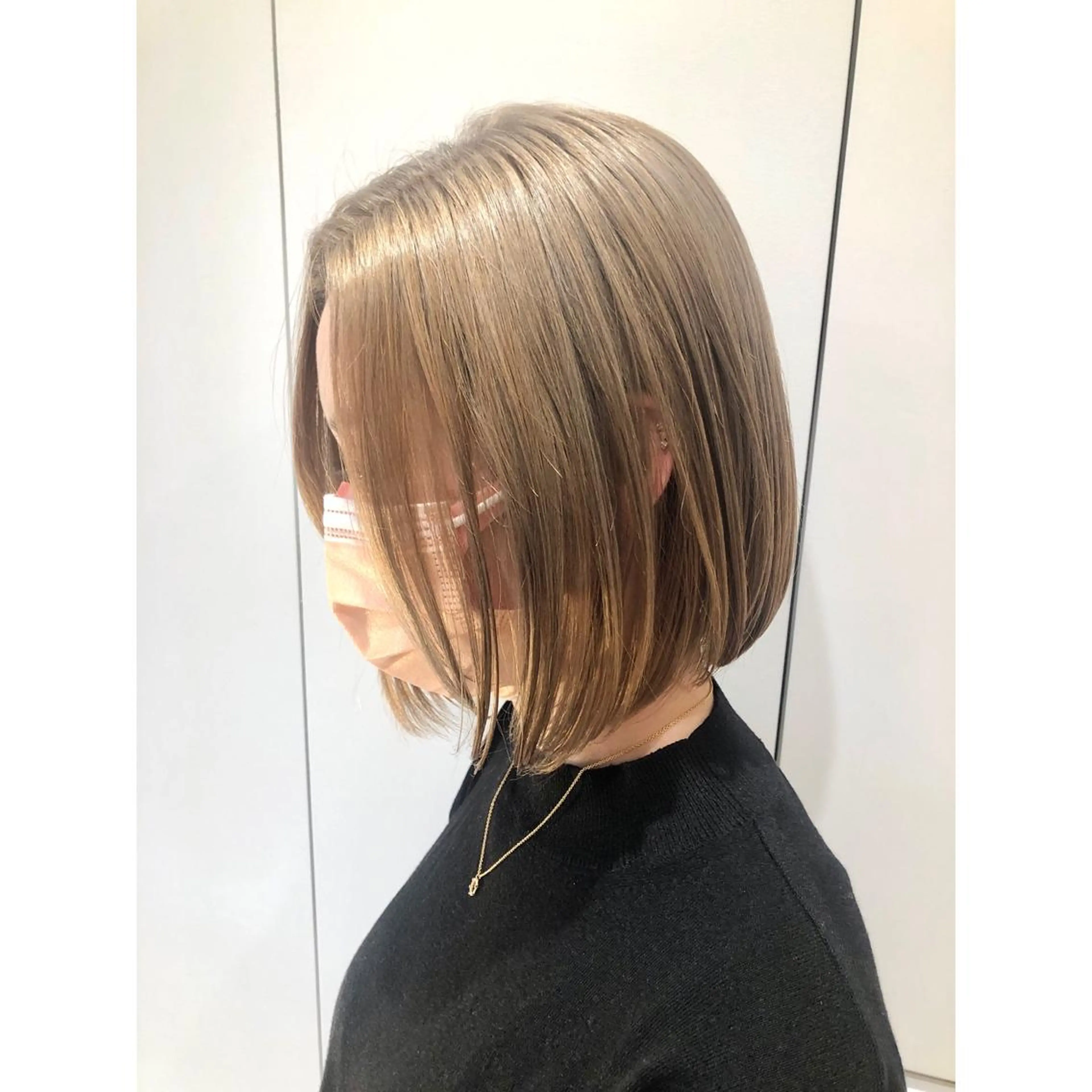 ショート カラー ベージュカラー ブリーチ ダブルカラー ハイトーンカラー 推しカラー✨ オタク美容師ユウカのヘアスタイル