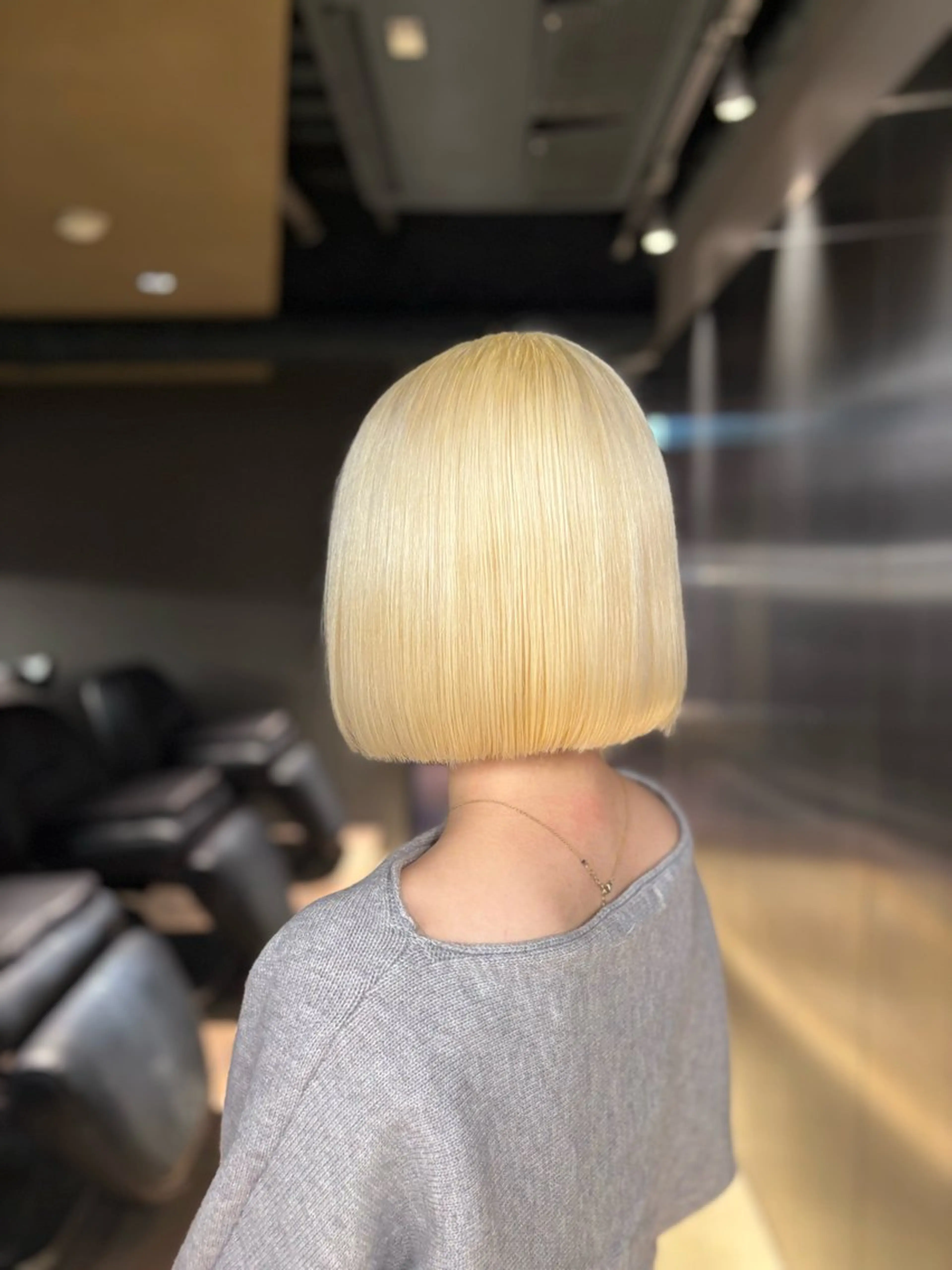 カラー 抜きっぱなしブロンド ブロンド ヘアカラー PELEsakae さえのヘアスタイル