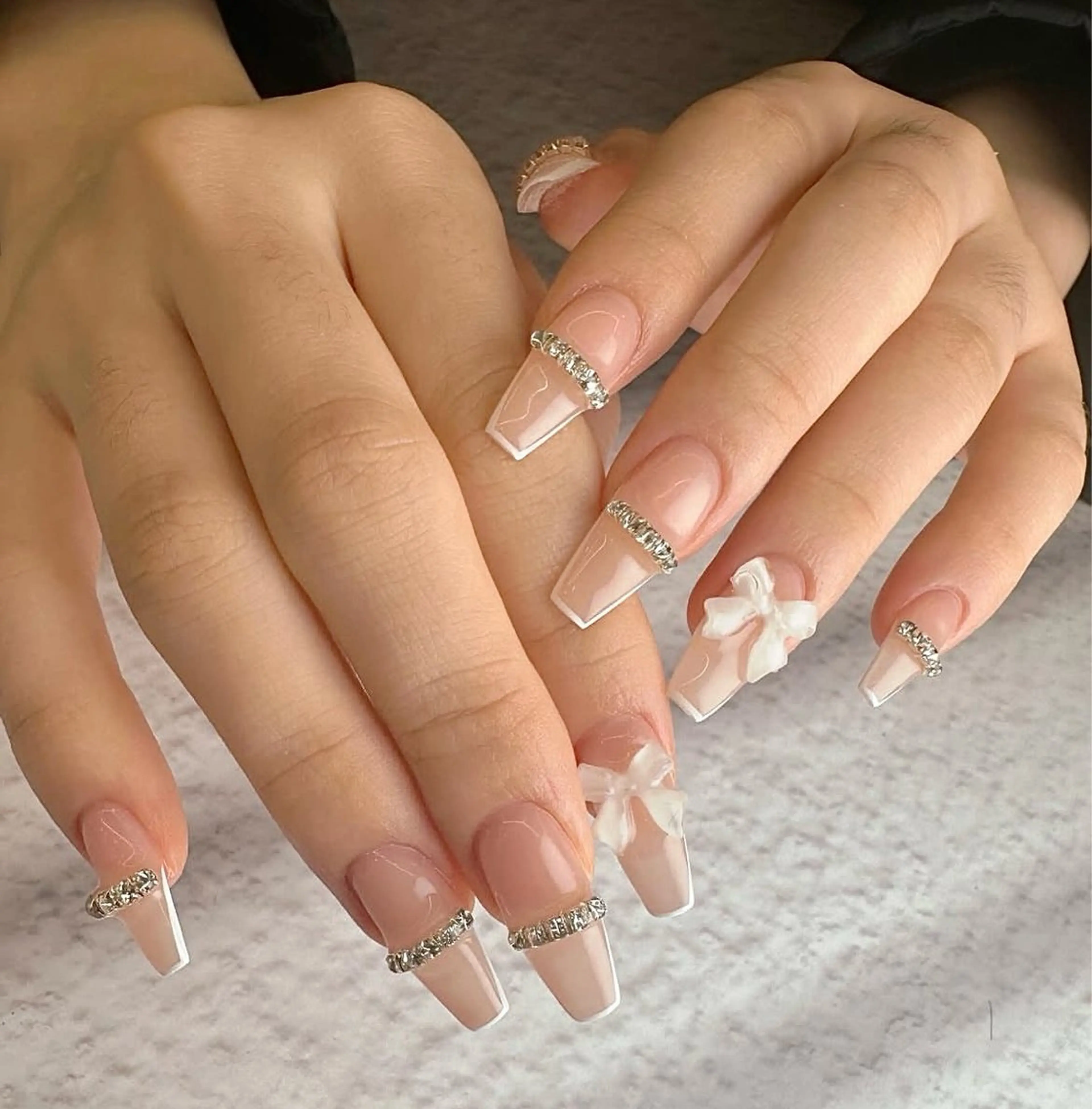 ネイル フレンチネイル ジェルネイル 韓国ネイル マグネットネイル ネイルチップ Rin Nail 新大久保店のネイルデザイン