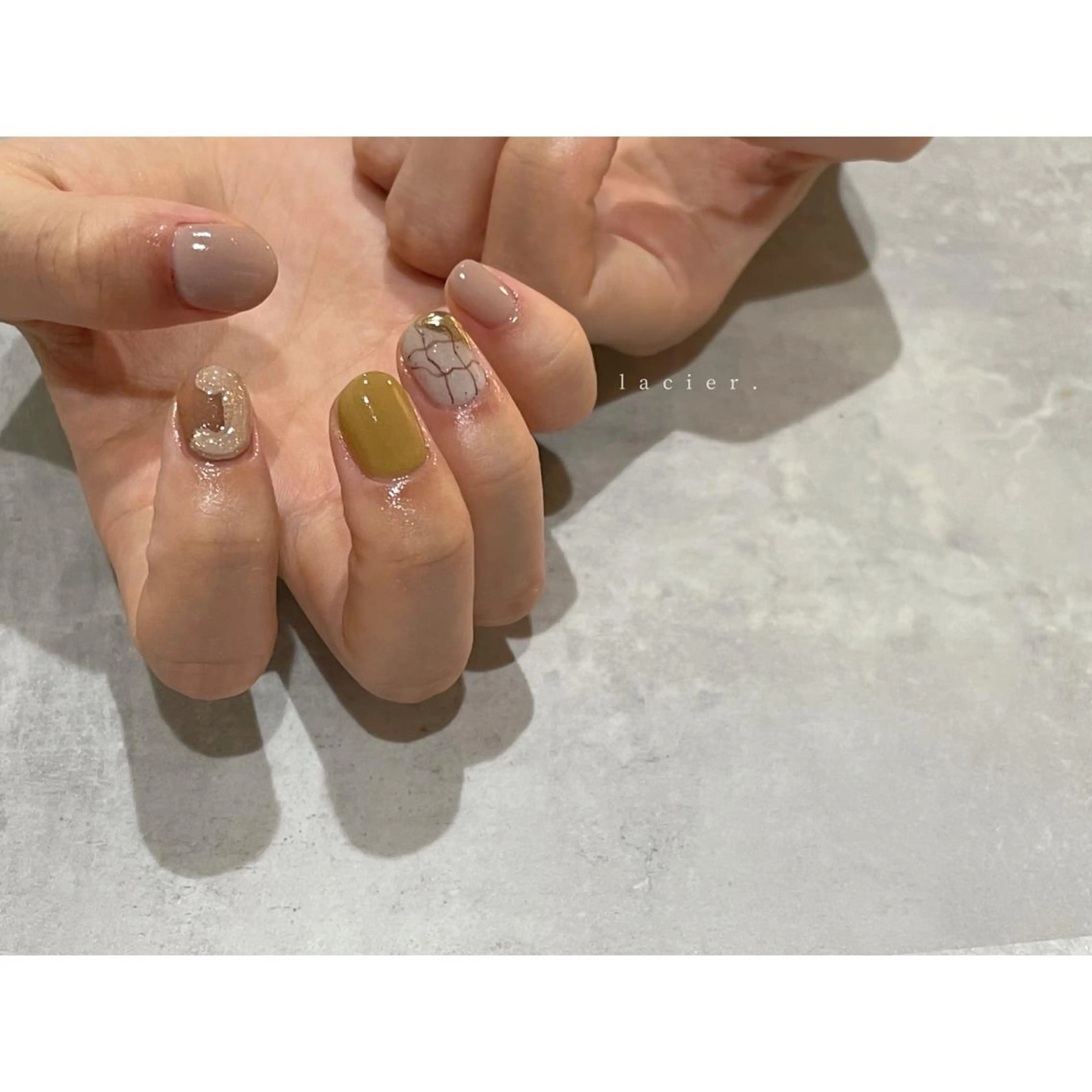 ネイル アートネイル ブラウン ミラーネイル ニュアンスネイル ワンカラーネイル ハンドネイル lacier nailのネイルデザイン
