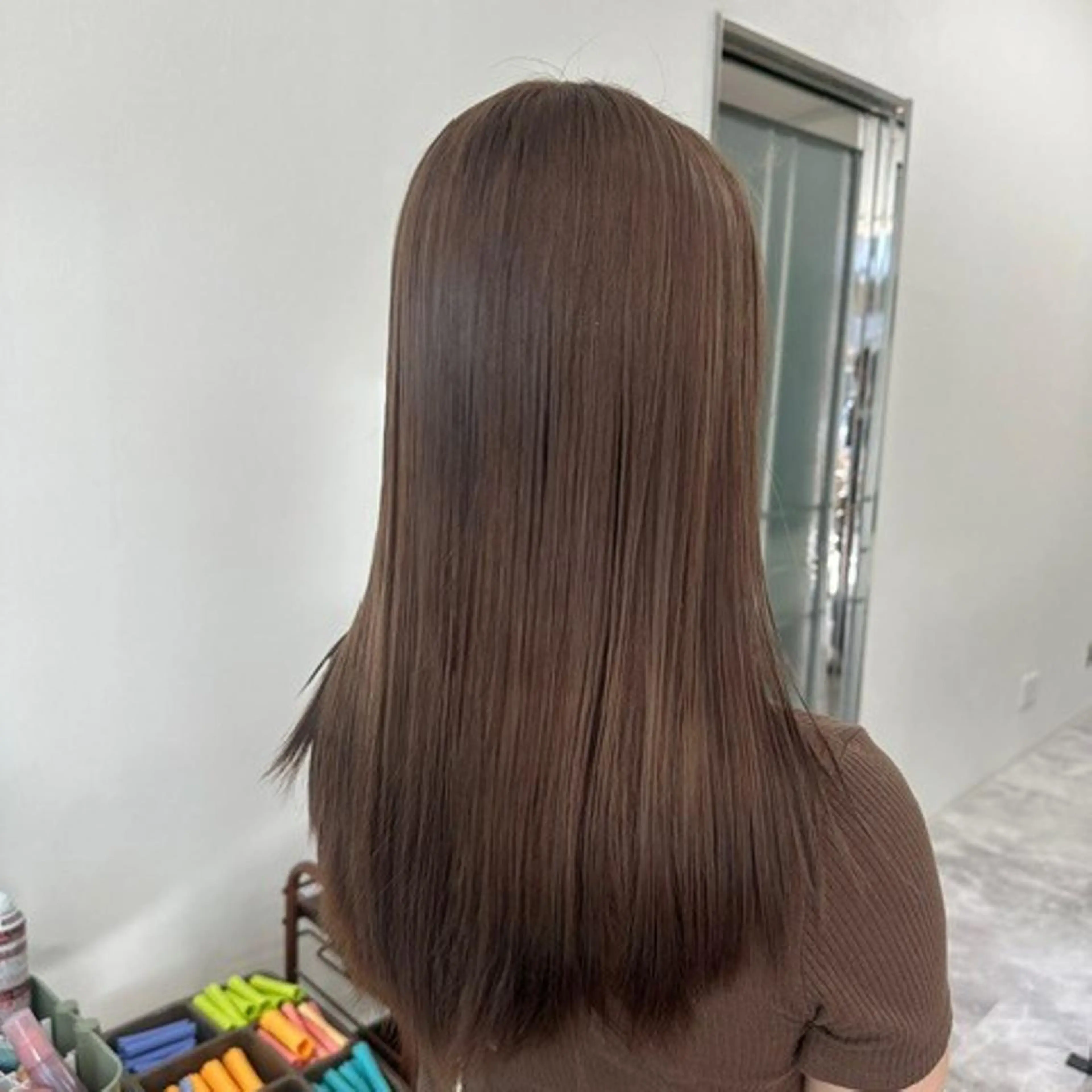 ロング ミルクティーベージュ 近鉄奈良駅　向田のヘアスタイル