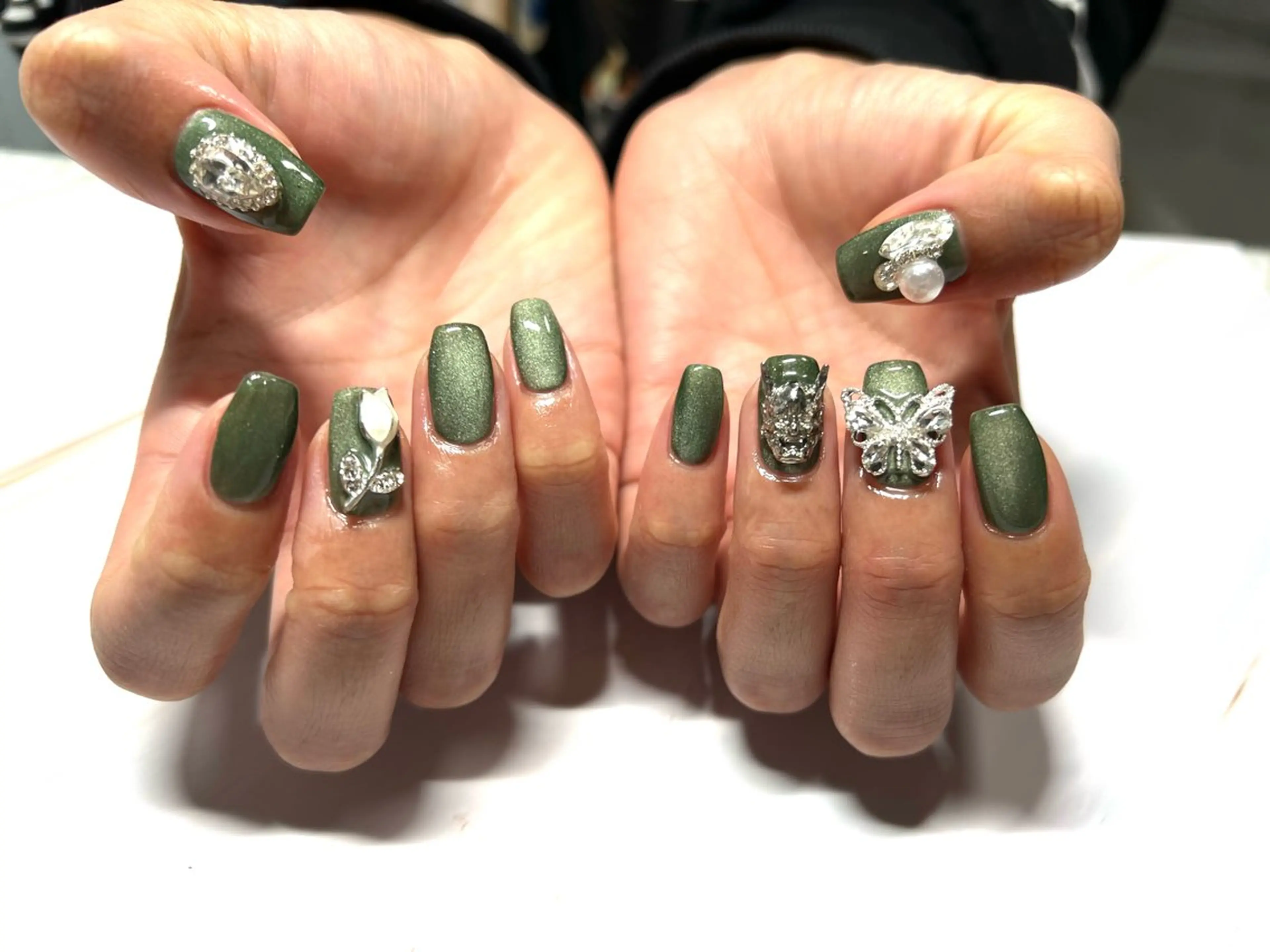 ネイル 渋谷　Laugh 8301のネイルデザイン