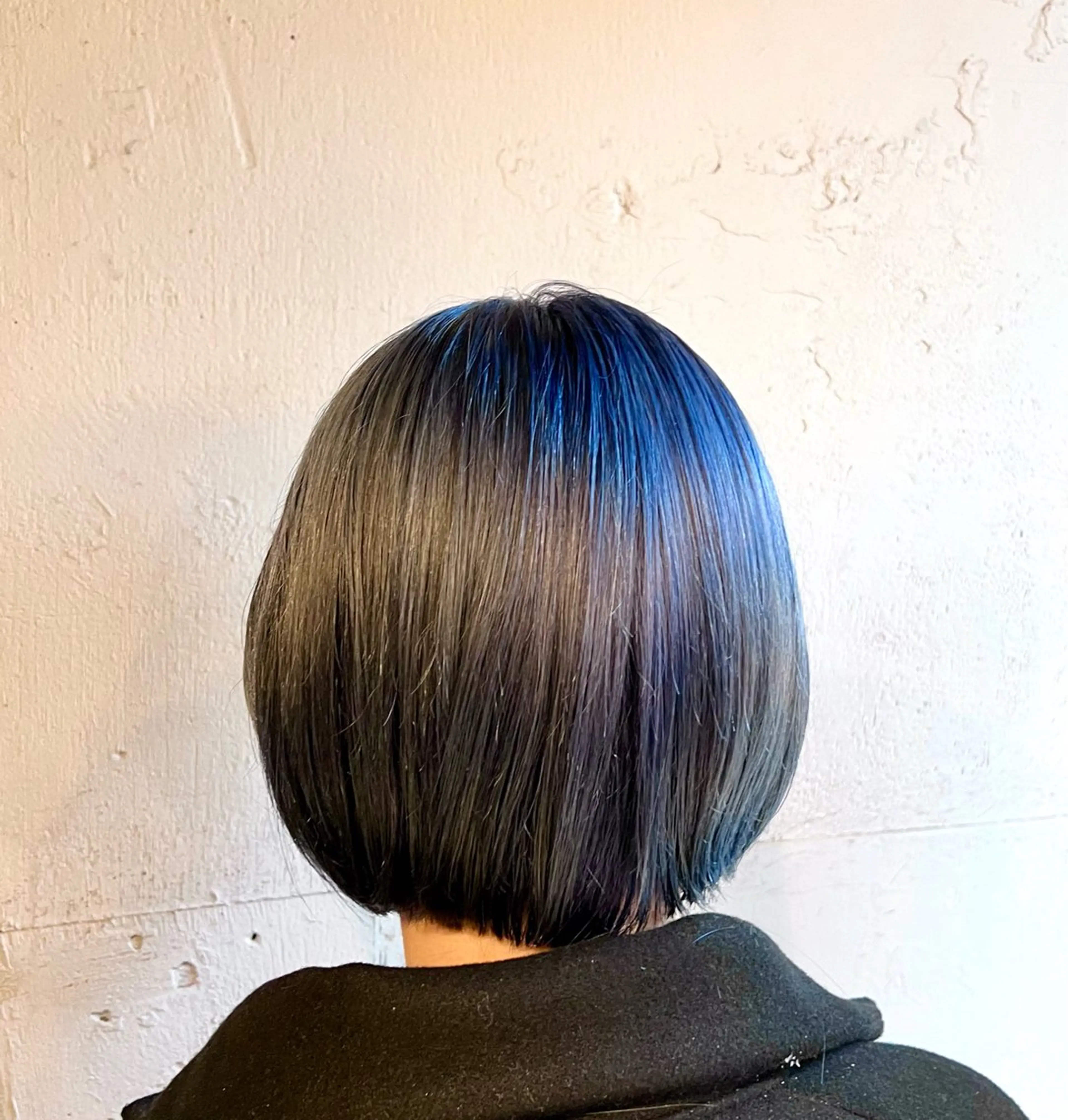 ショート カラー ブルーカラー ネイビーカラー シルバー カット ヘアカラー トリートメント 小笠原 悠斗のヘアスタイル