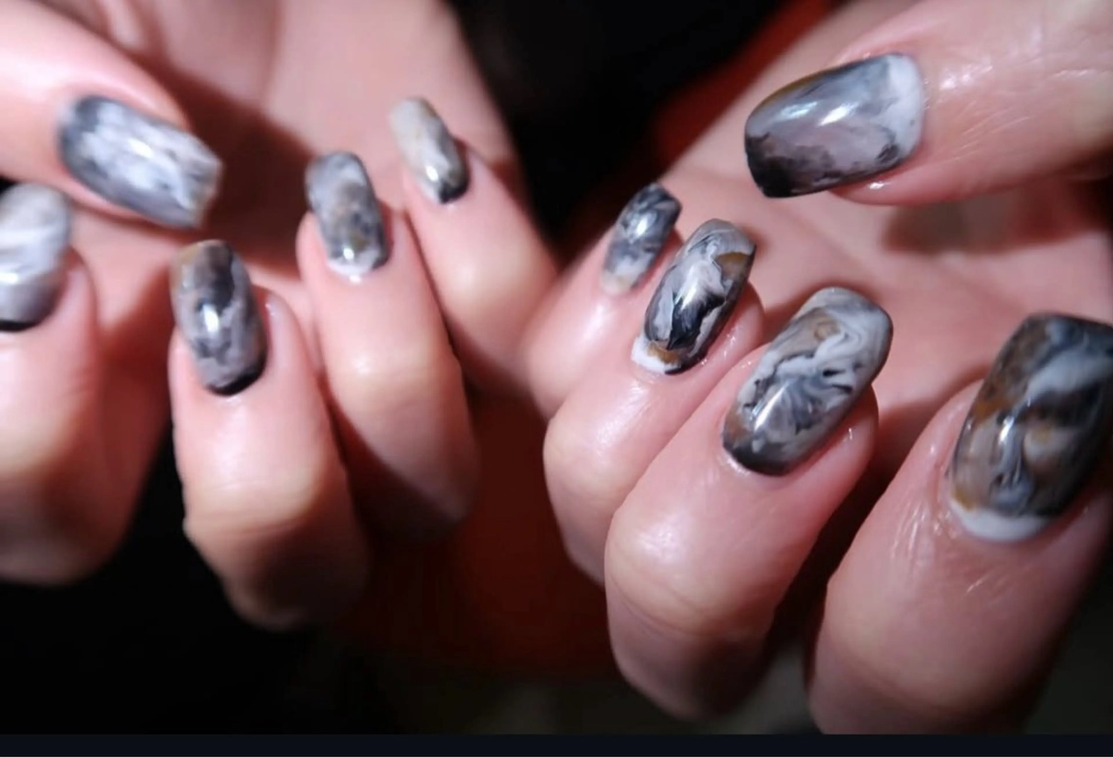 ネイル シルバー ハンドネイル nemuri nail salonのネイルデザイン