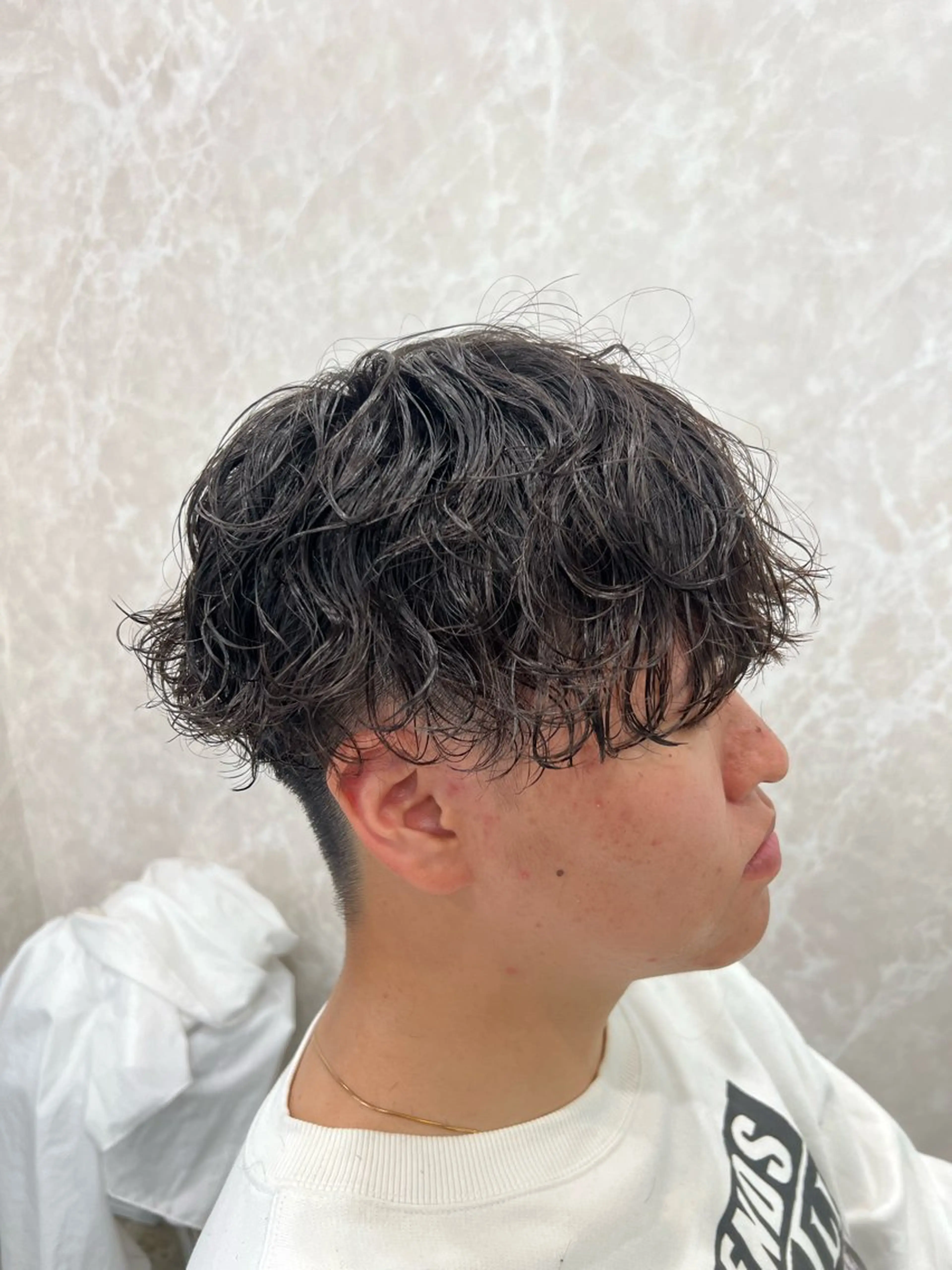 ショート パーマ メンズ マッシュ メンズパーマ ストレートパーマ カット パーマ ilu by  Atmos所属・近藤 叶大のヘアスタイル