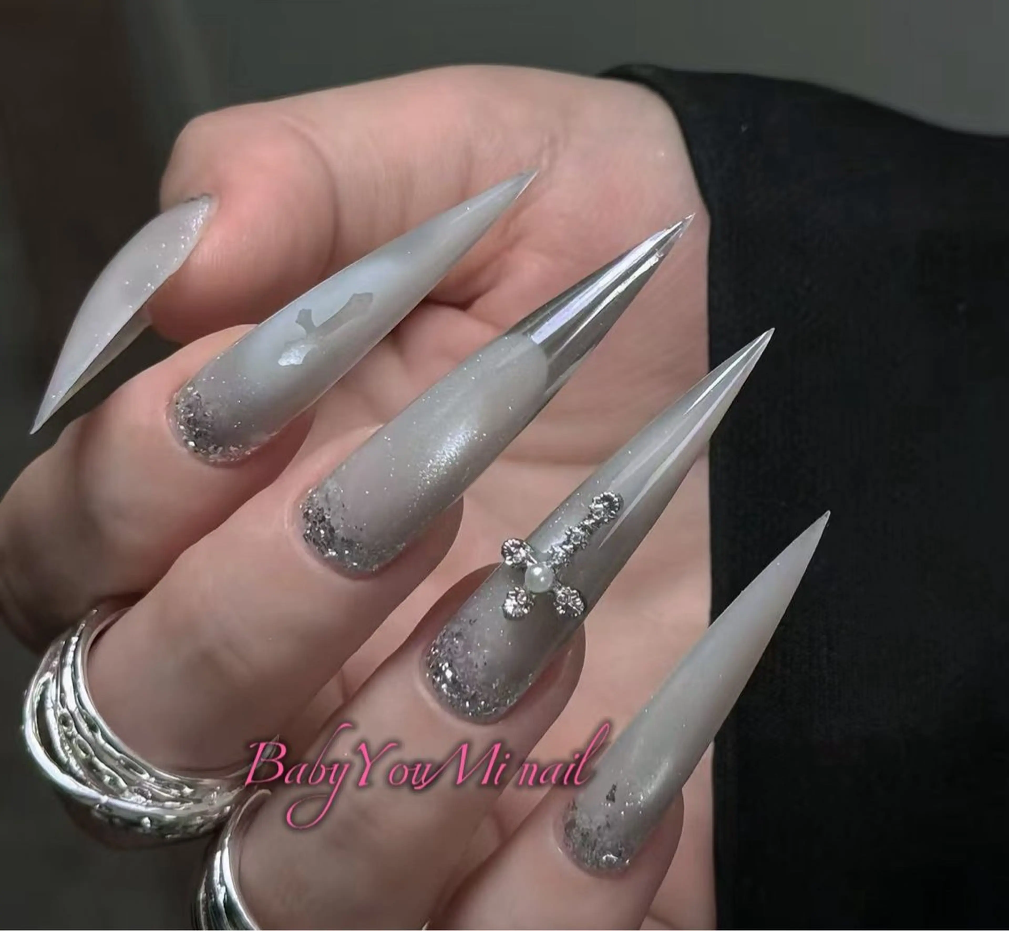 ネイル オーロラネイル フラワーネイル フットネイル フレンチネイル ジェルネイル ハンドネイル BabyYouMi nailのネイルデザイン