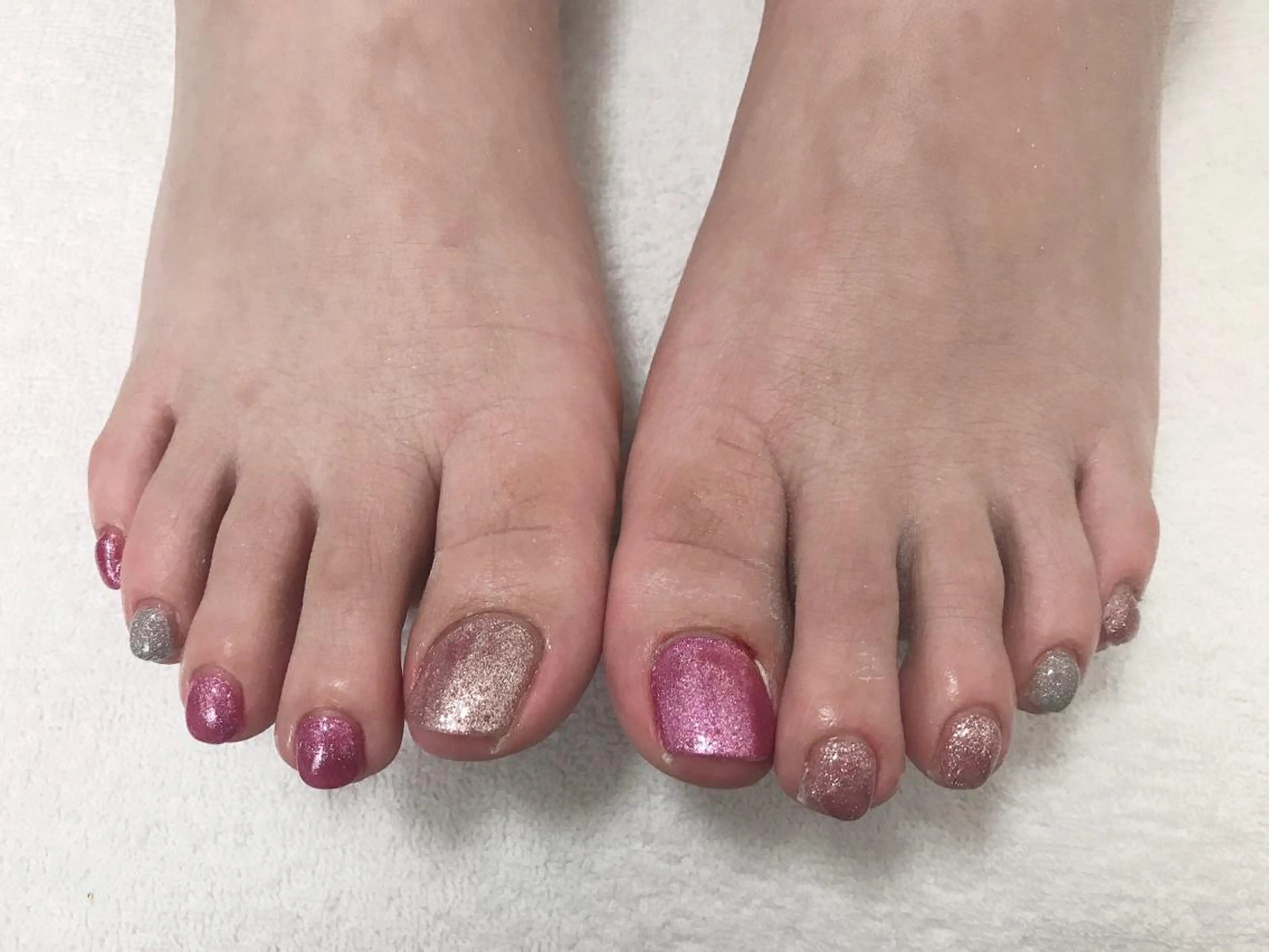 ネイル ラメ(グリッター) ワンカラーネイル フットネイル nailroom DIASOMNIAのネイルデザイン