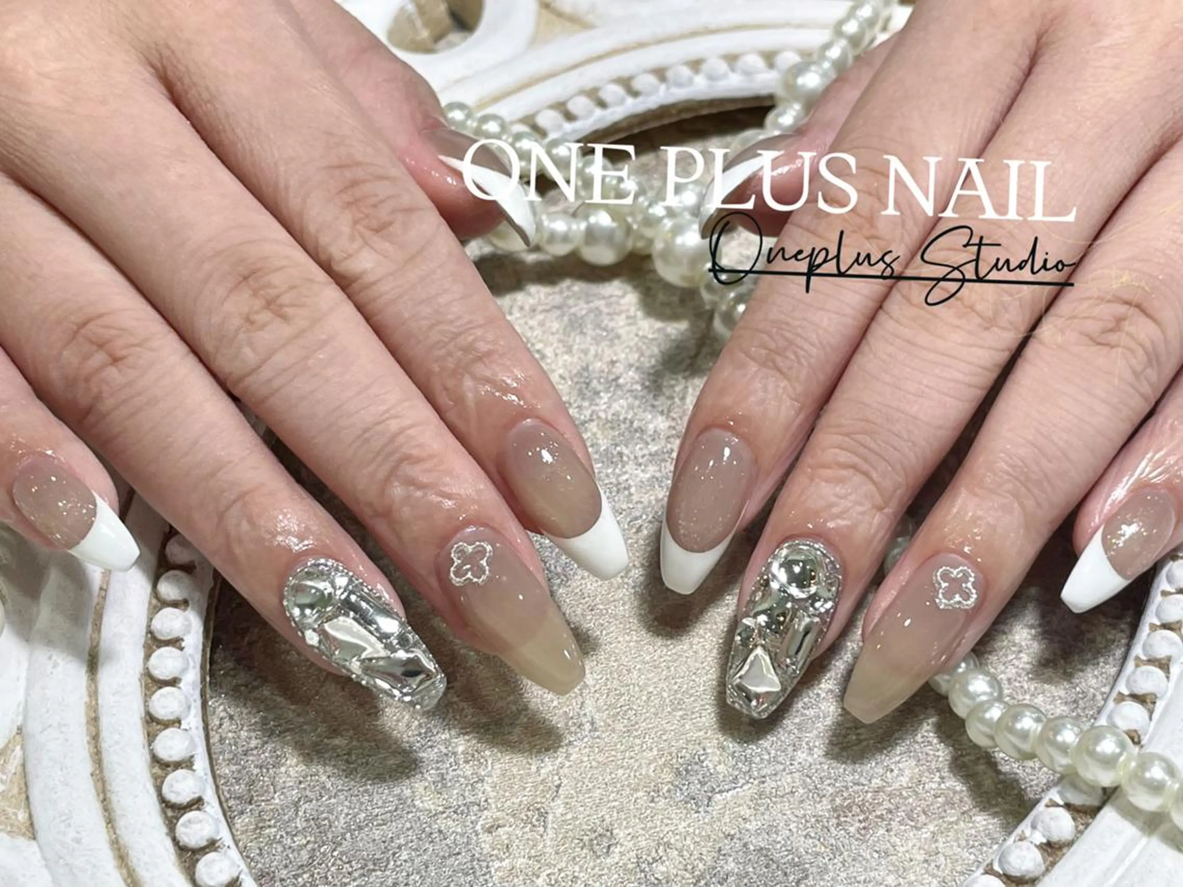 ネイル アートネイル オーロラネイル ガーリー キラキラネイル 韓国ネイル One plus StudioNailのネイルデザイン