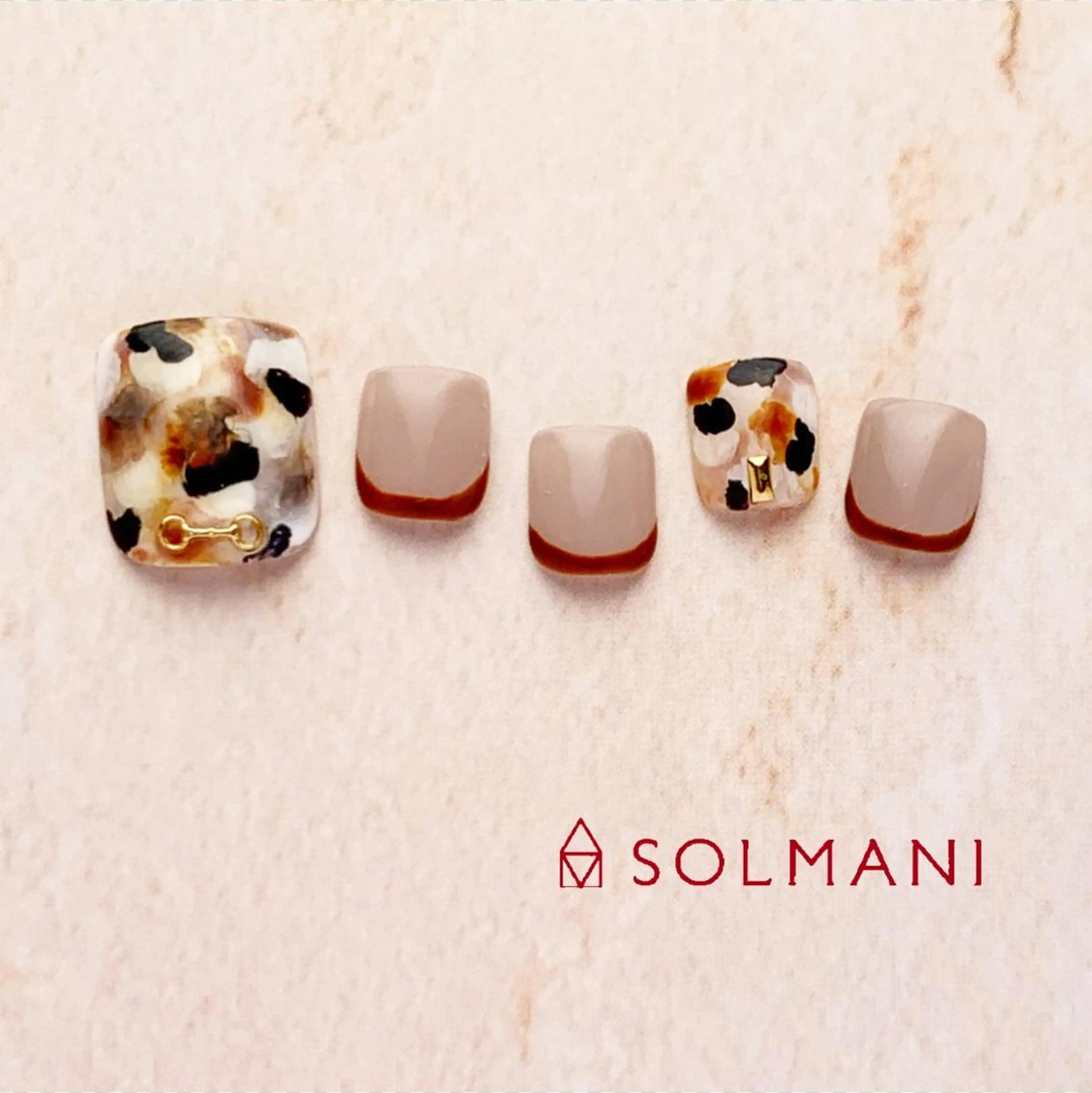 ネイル アニマル柄 フットネイル SOLMANI 予約担当のネイルデザイン