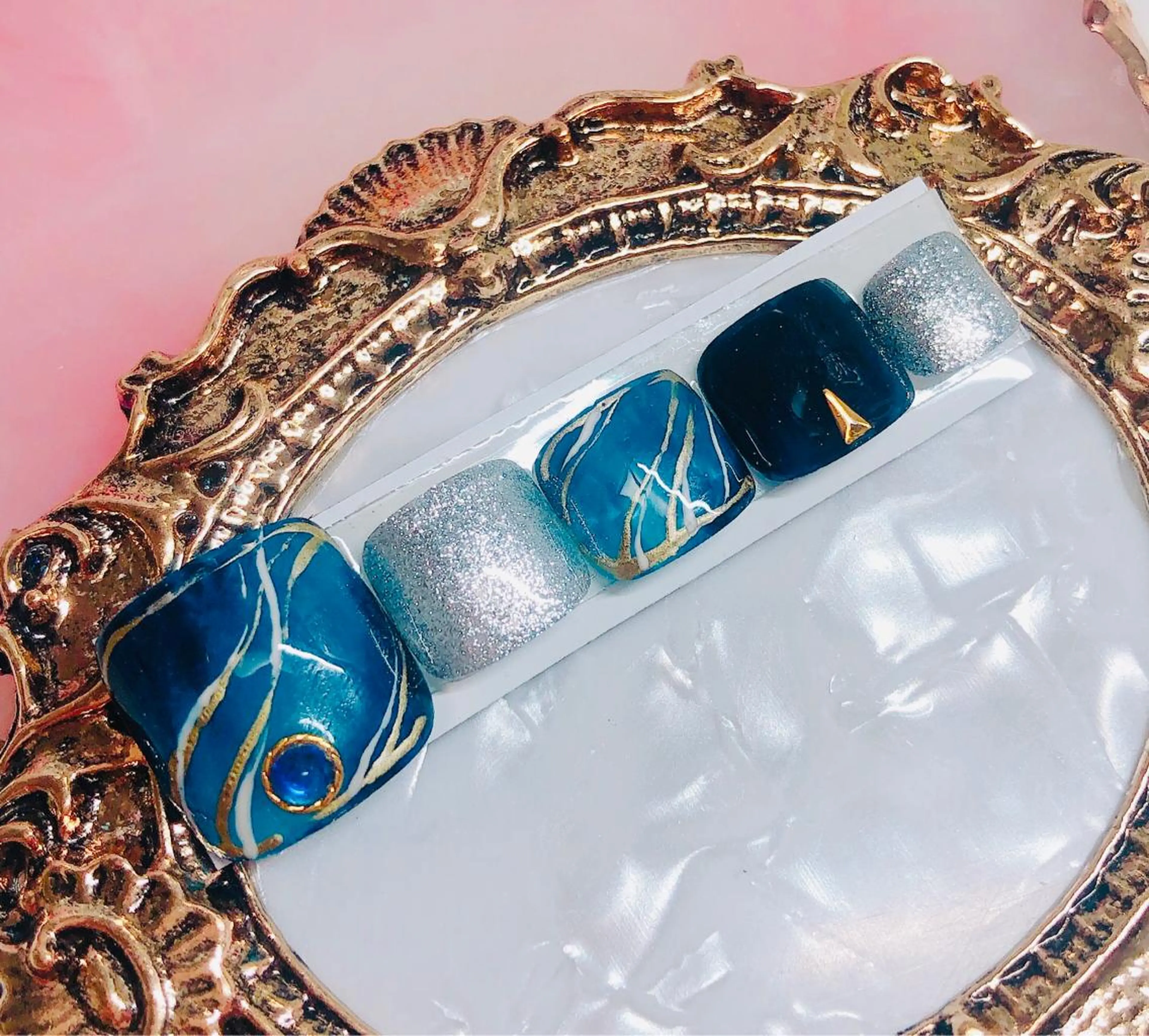 ネイル フットネイル フットネイル CROWN プライベートサロンのネイルデザイン