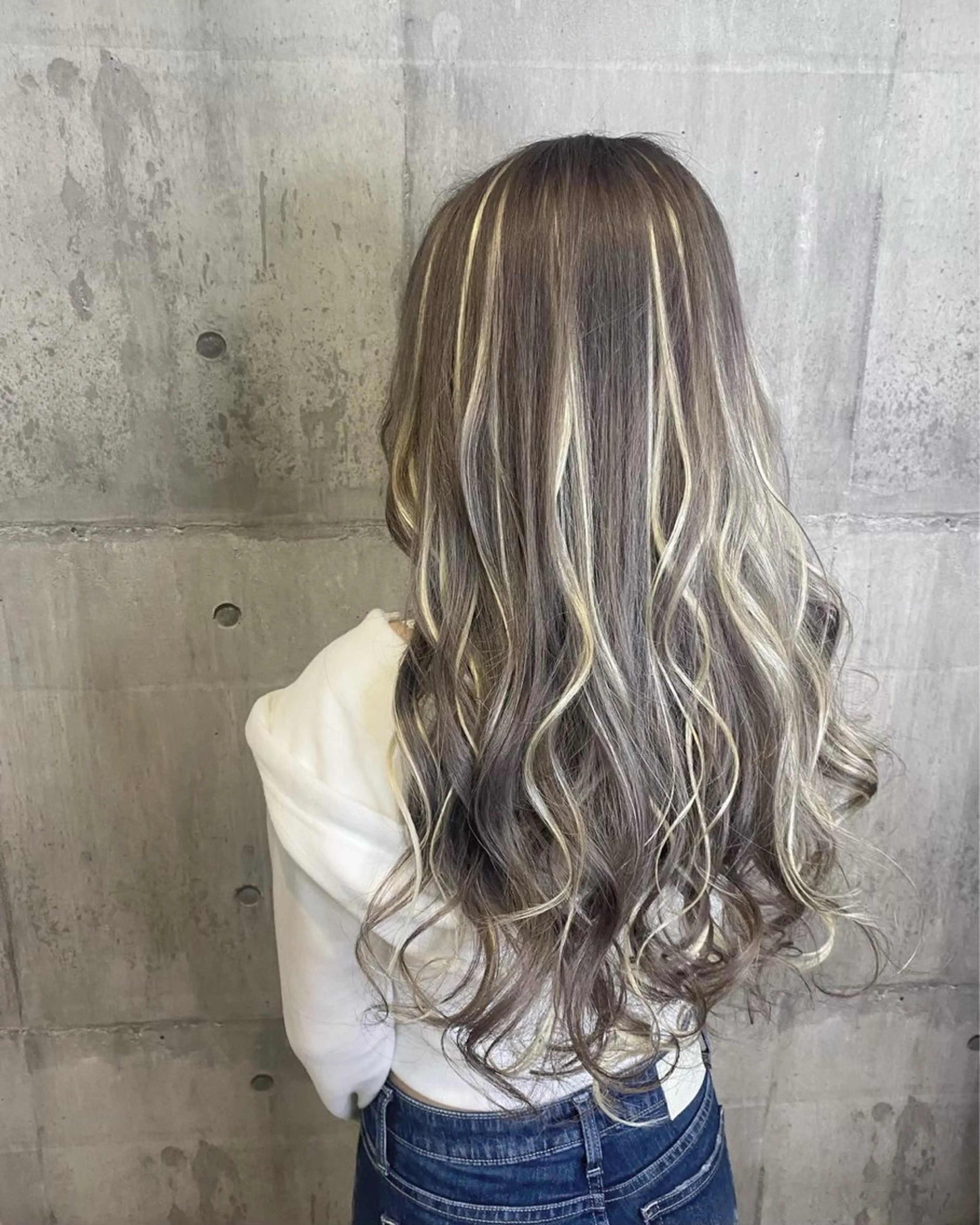 ロング カラー ロング ヘアカラー Hairmakefox所属・五十嵐航斗 ハイトーンのヘアスタイル