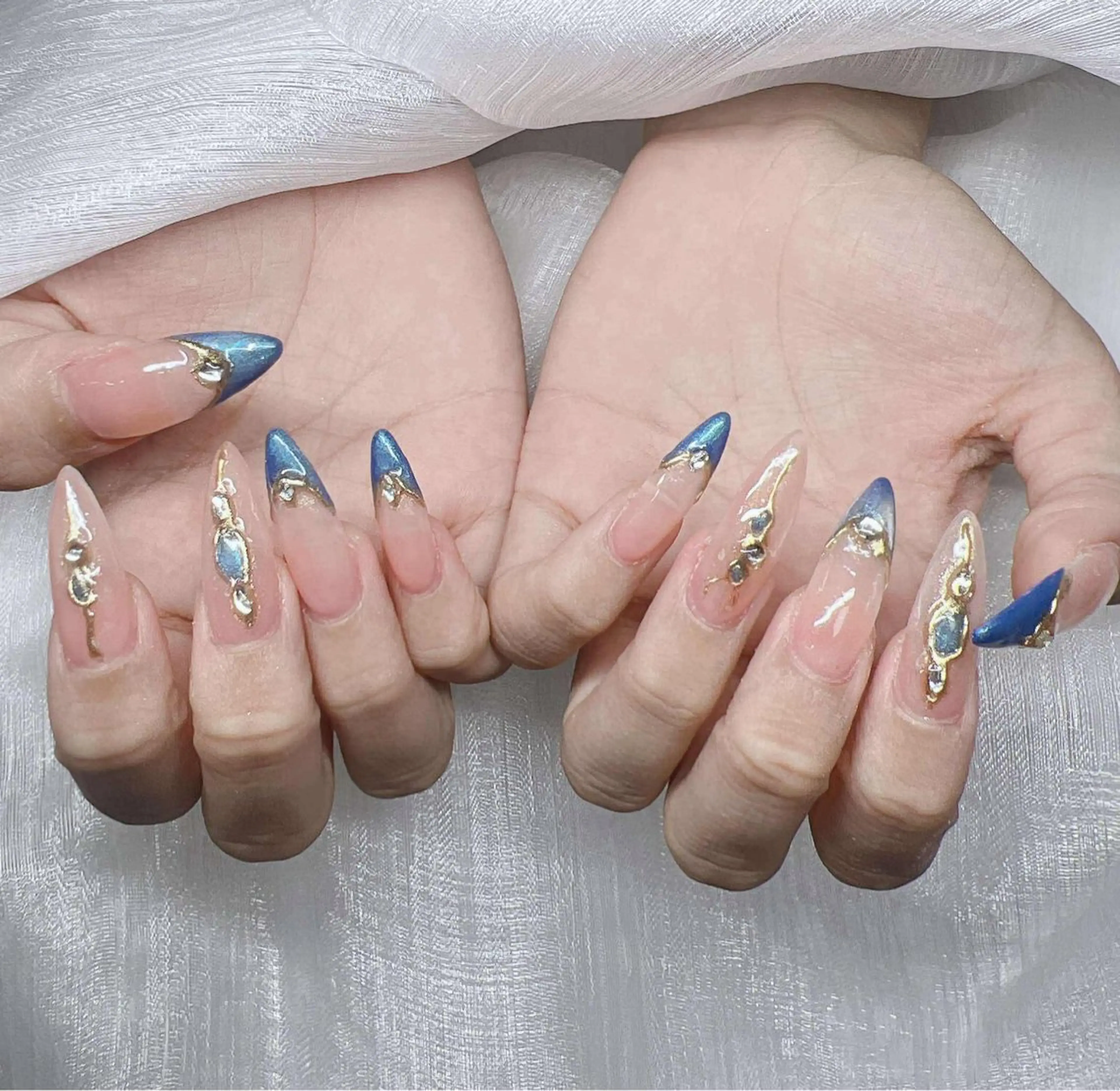 ネイル 長さ出し グラデーション 卒業式 キラキラネイル マグネットネイル ハンドネイル Lee Nailsのネイルデザイン