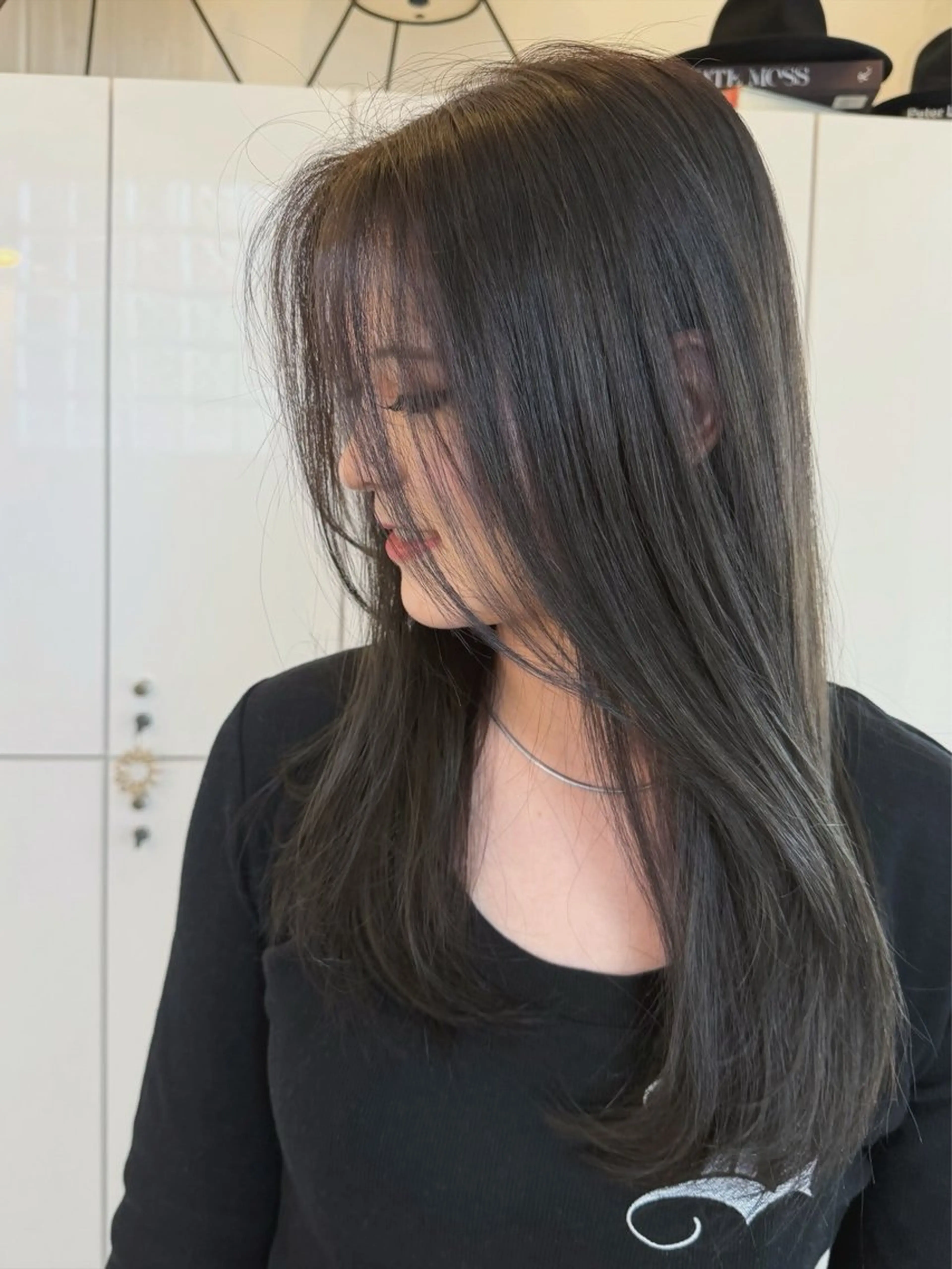 ロング 顔周りカット カット ヘアカラー トリートメント 鍬塚 聖哉のヘアスタイル