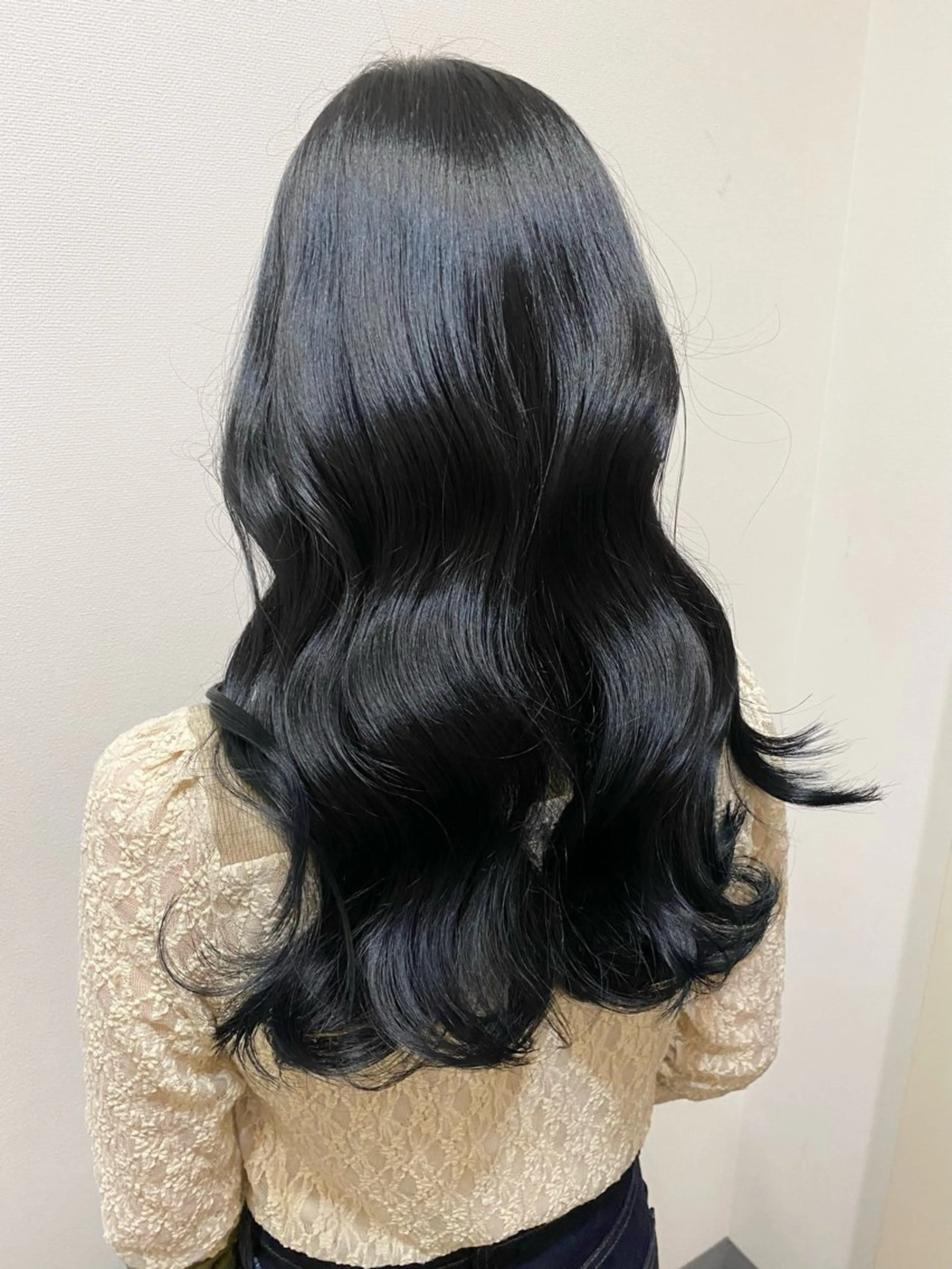 ロング カラー 服部 樹季のヘアスタイル