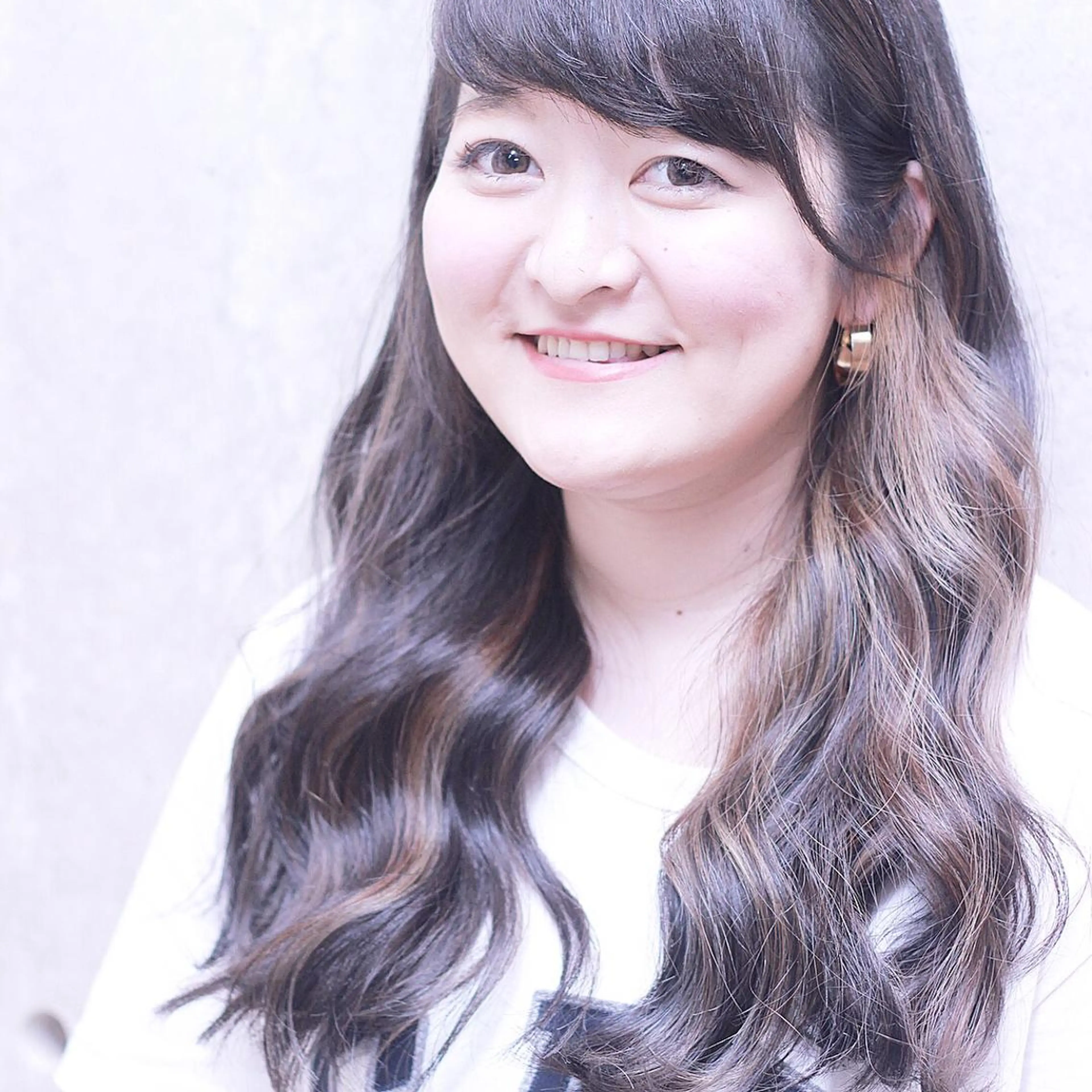 セミロング カラー ハイライトカラー インナーカラー ハイライト cachecache所属・及川 光のヘアスタイル