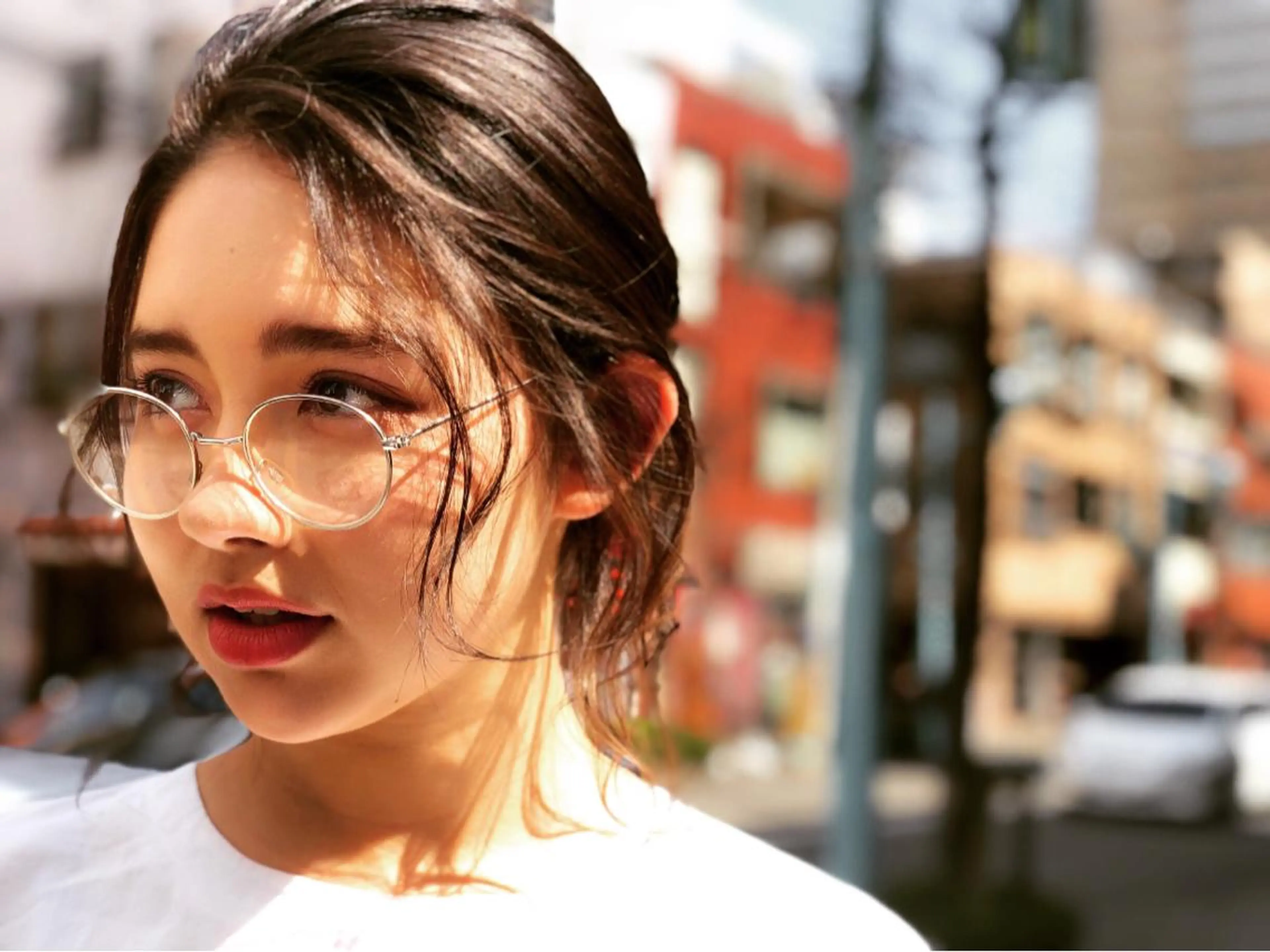 ミディアム ヘアアレンジ 顔周りレイヤー/韓国 ブリーチminamiのヘアスタイル