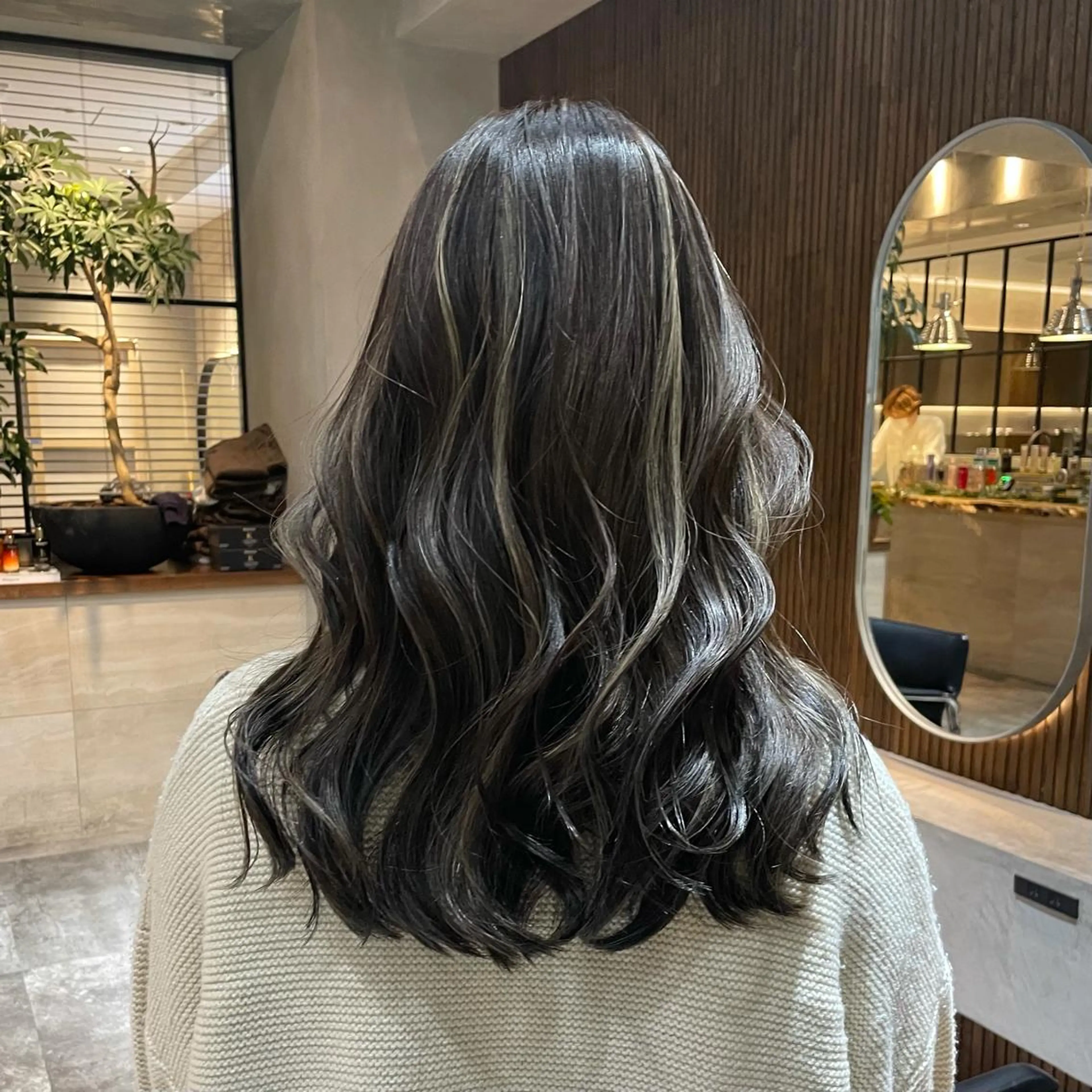 ロング カラー ハイライトカラー ハイライト ヘアカラー トリートメント HAVANA MIZUKIのヘアスタイル