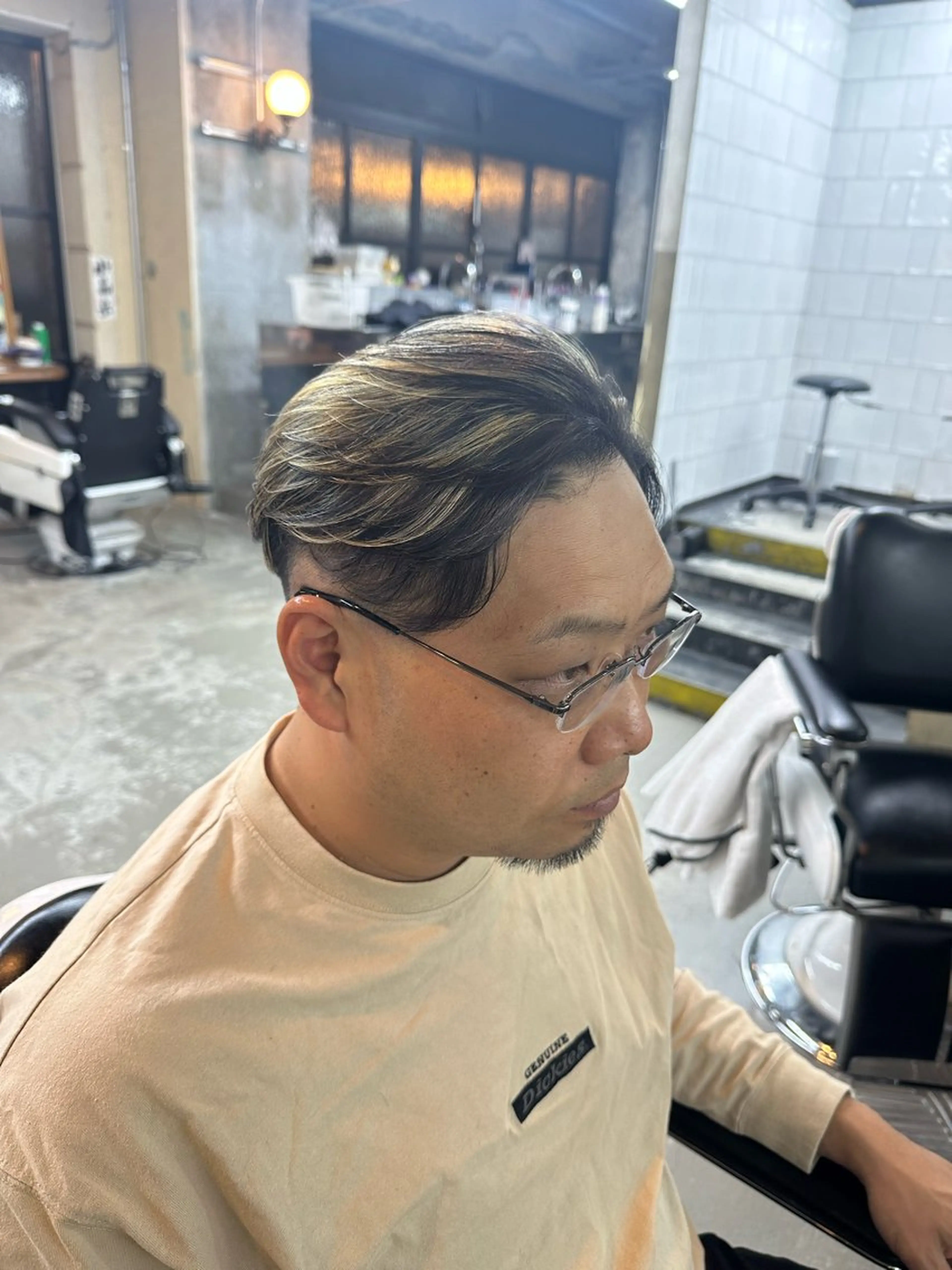 ショート カラー メンズ フェードカット メンズメッシュ スキンフェード メッシュ カット ヘアカラー パーマ モチヅキ タツキのヘアスタイル