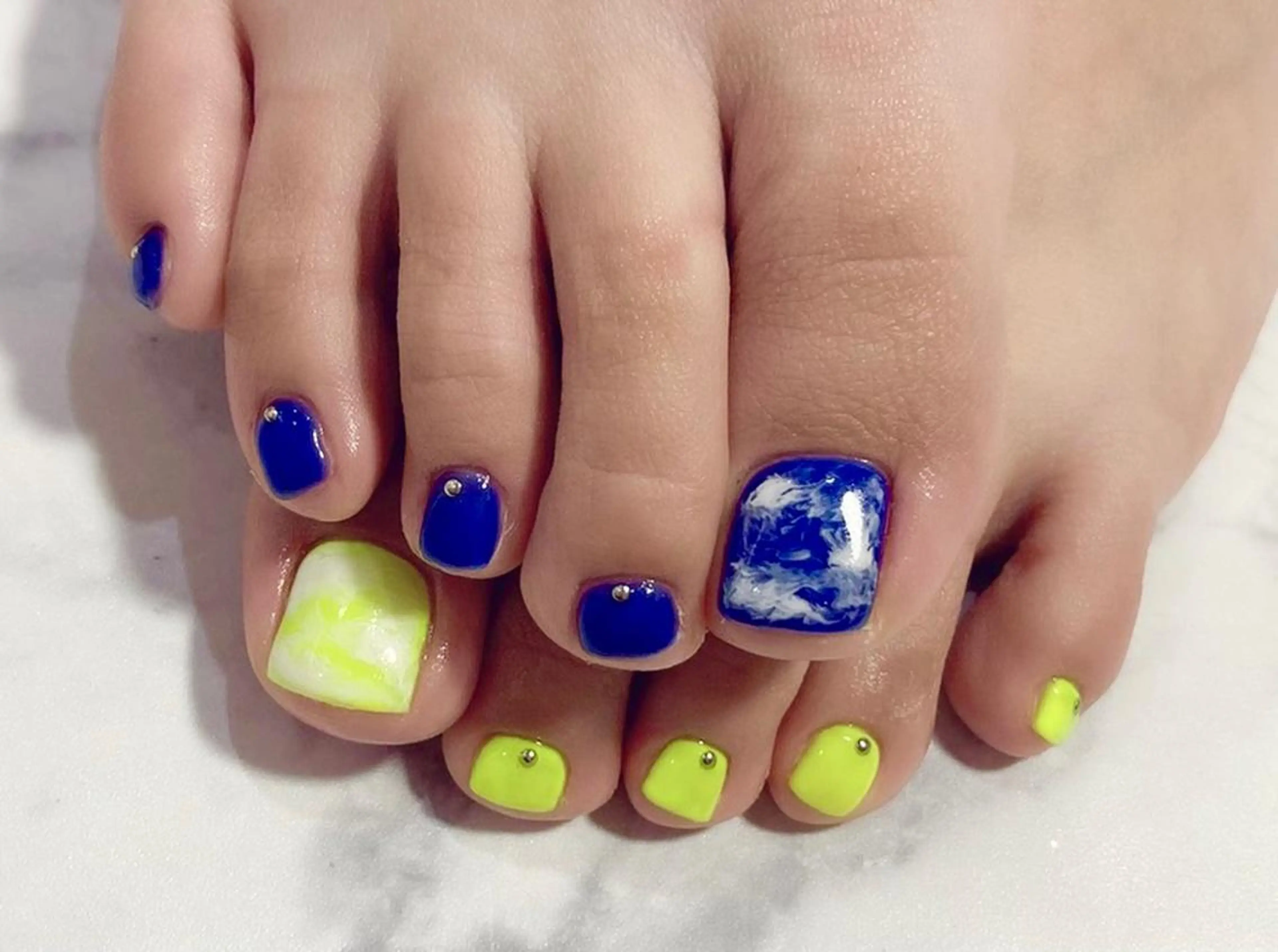 ネイル フットネイル ジェルネイル パラジェル 夏ネイル Nail&eye Belire 新宿のネイルデザイン