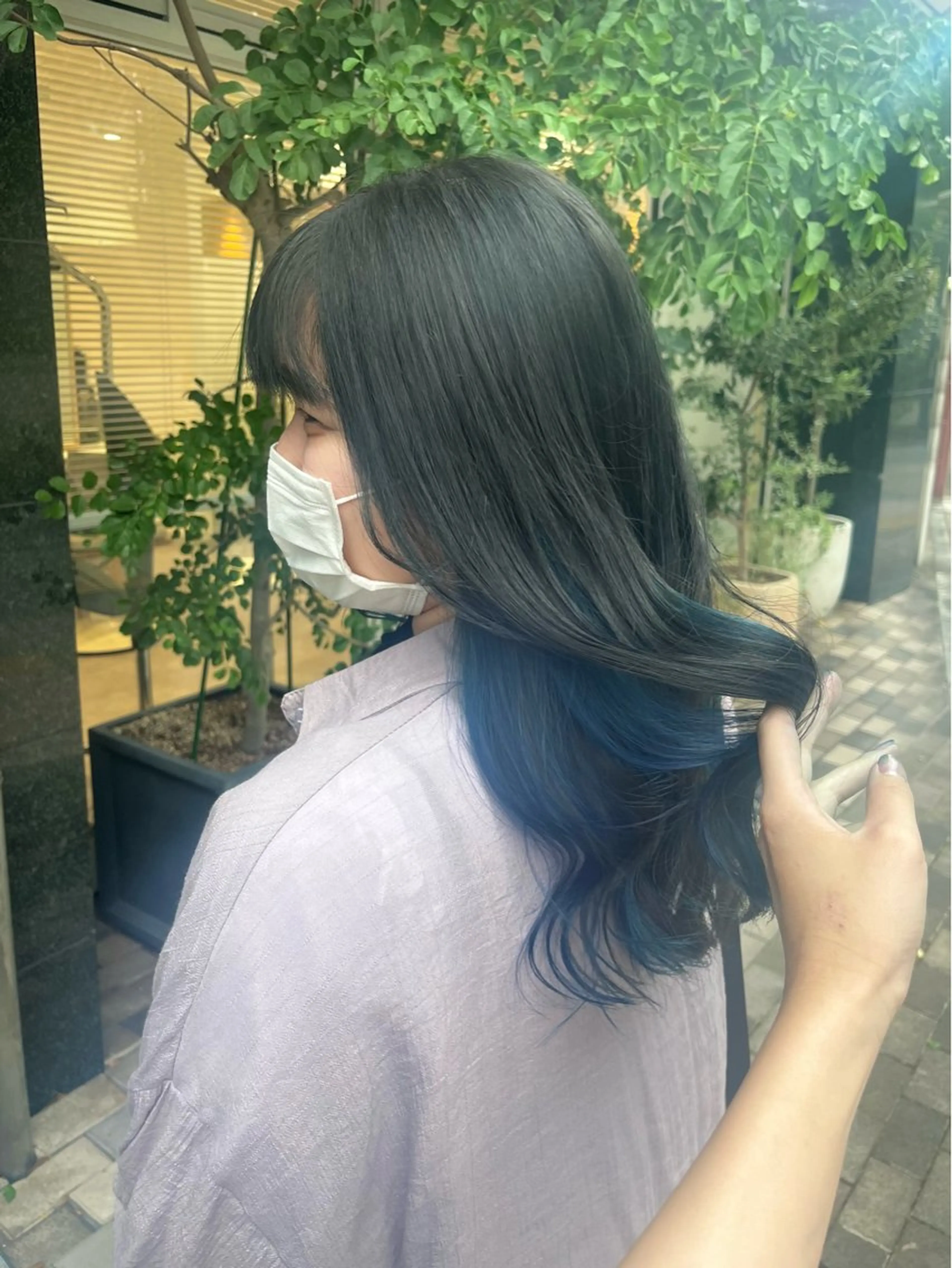 セミロング カラー ブルーカラー インナーカラー charer eye salon所属・マブチ キサラのマツエク・マツパデザイン