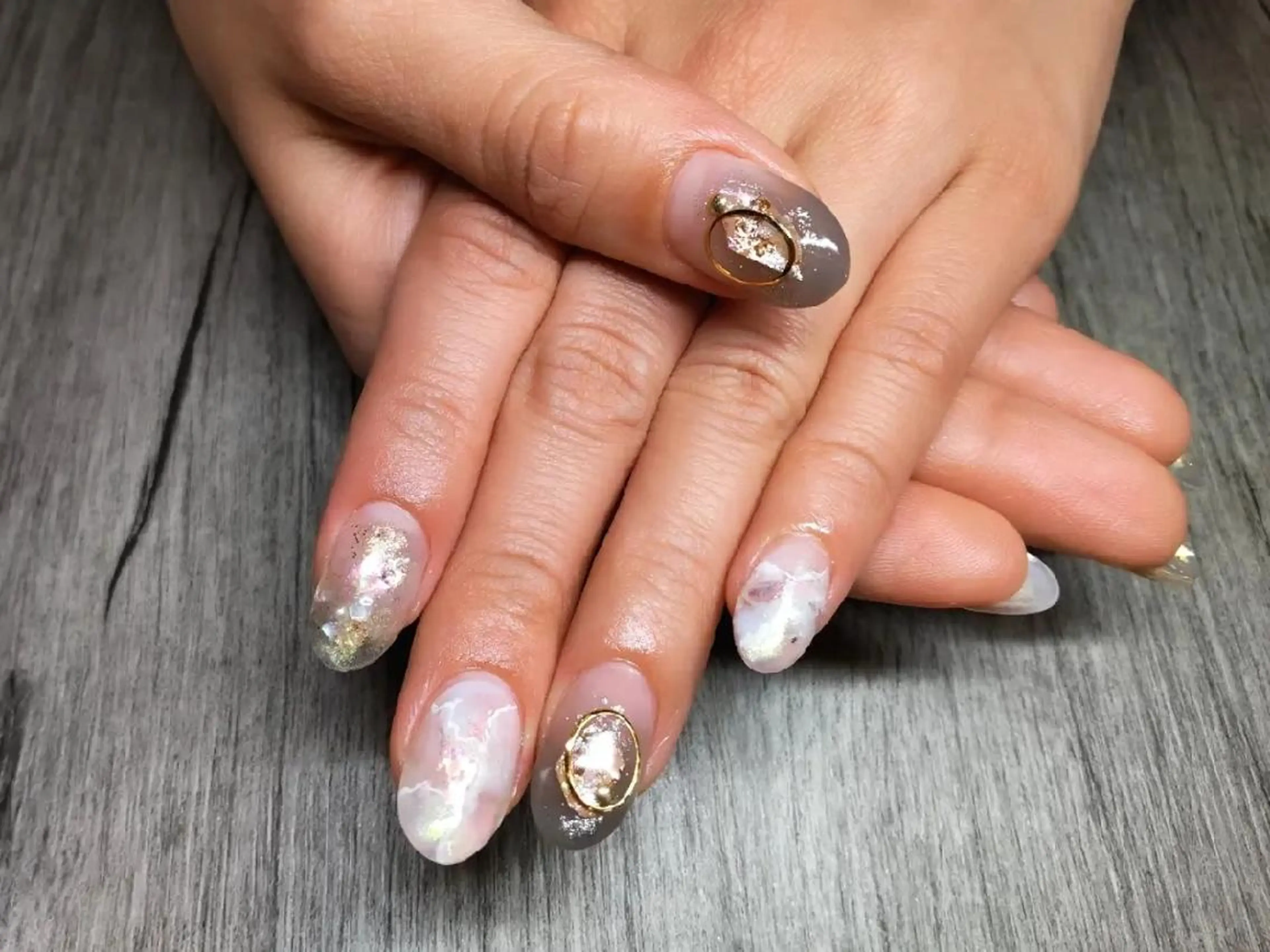 ミディアム ネイル 長さ出し ジェルネイル ニュアンスネイル スカルプネイル ハンドネイル T&A nailのネイルデザイン