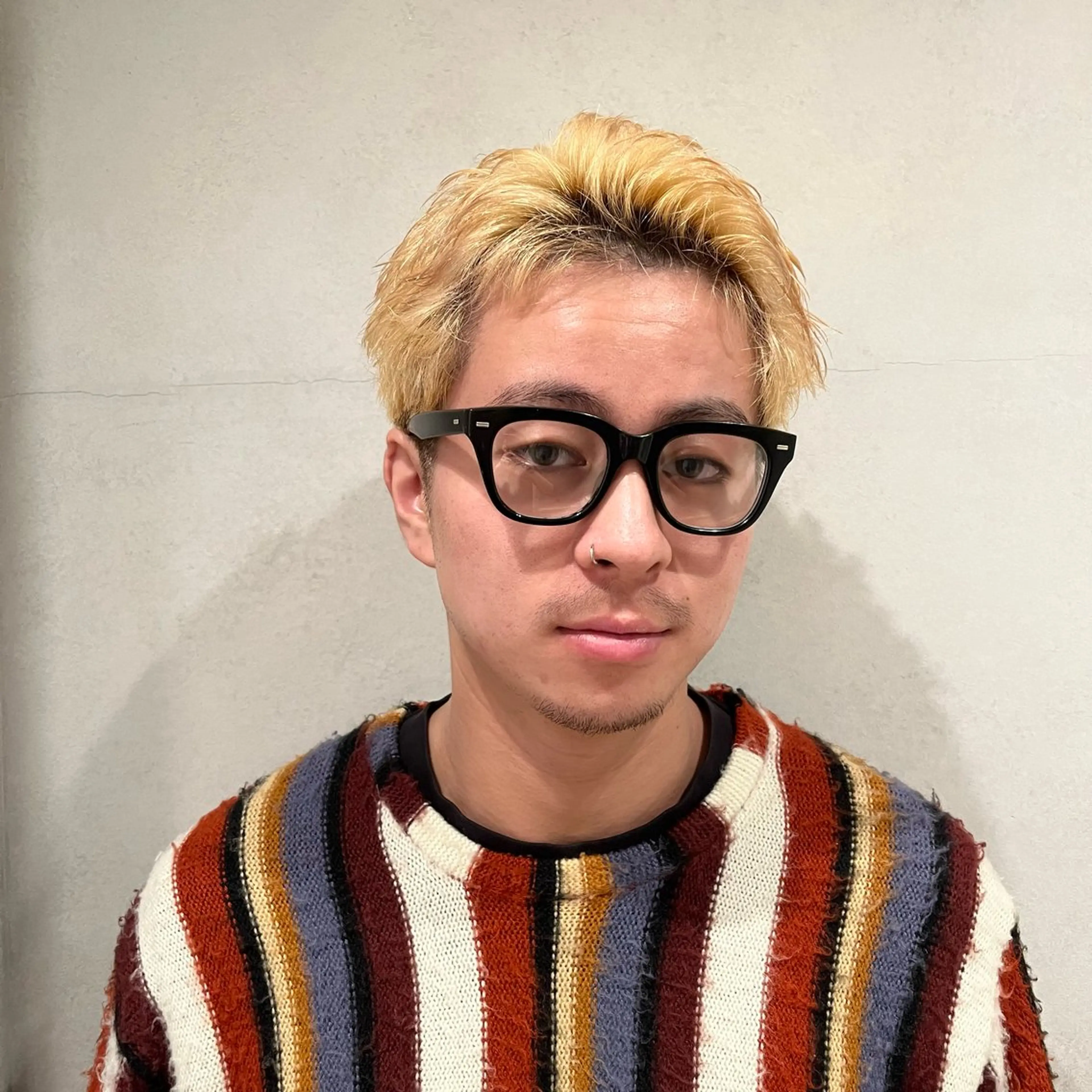 ショート カラー メンズ メンズブリーチ メンズハイトーン ブリーチ ブロンド ハイトーンカラー カット ヘアカラー CANAAN hair salon 表参道店所属・🌿‬ナチュラルヘア /パーマ/蒼真🍃のヘアスタイル