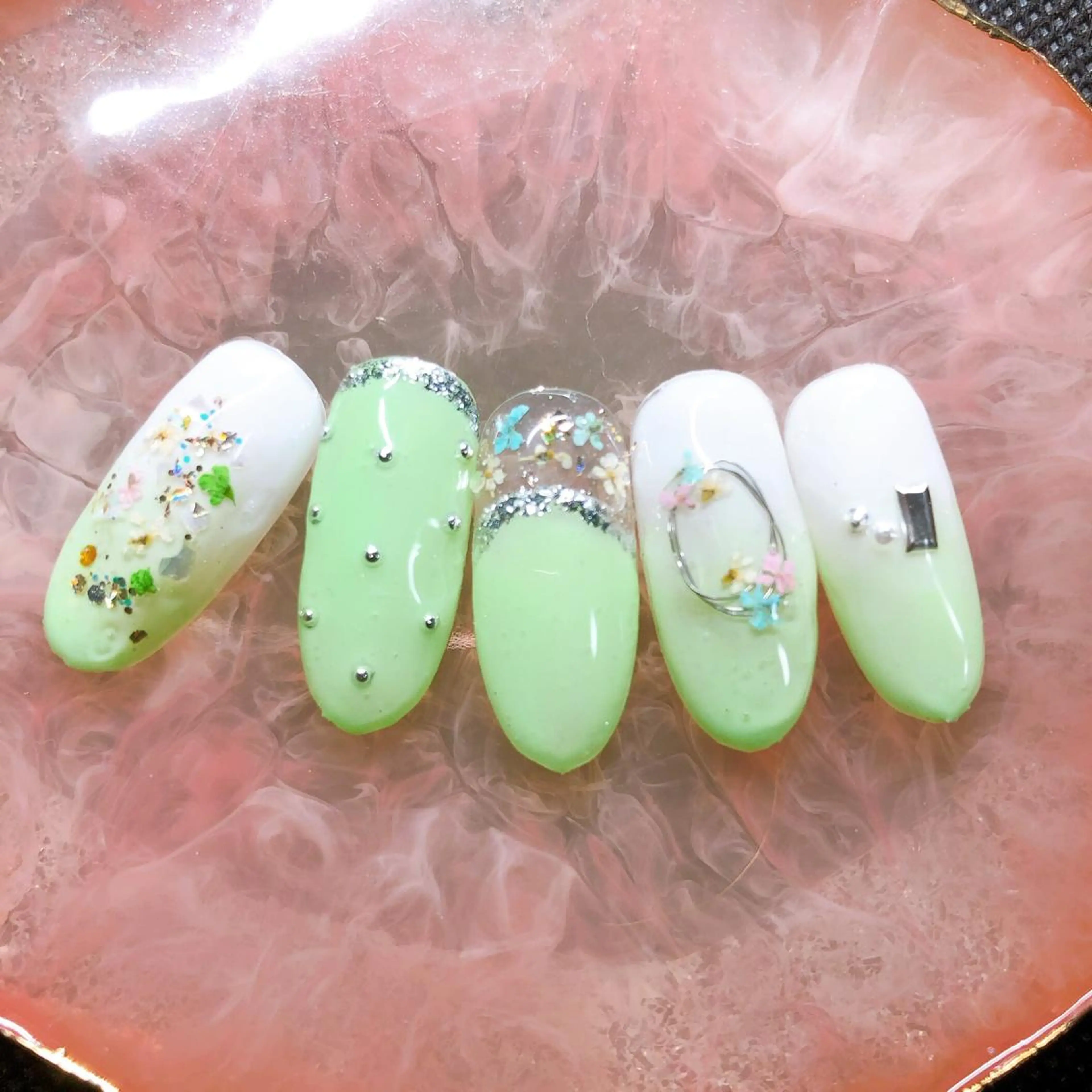 ネイル 奥園 良恵のネイルデザイン