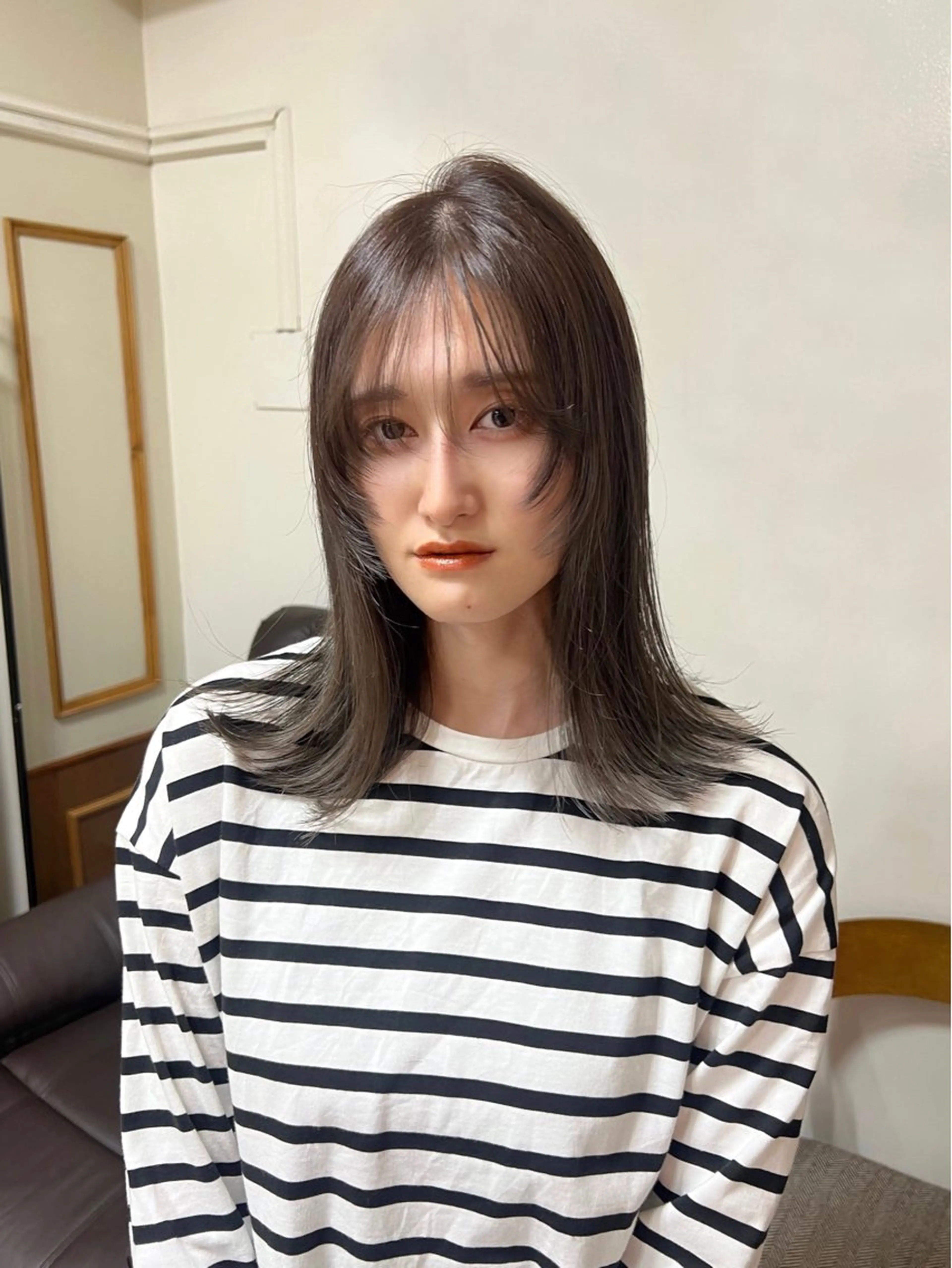 ミディアム 顔まわりレイヤー レイヤーカット まろやか透明感カラー ♡MANAのヘアスタイル