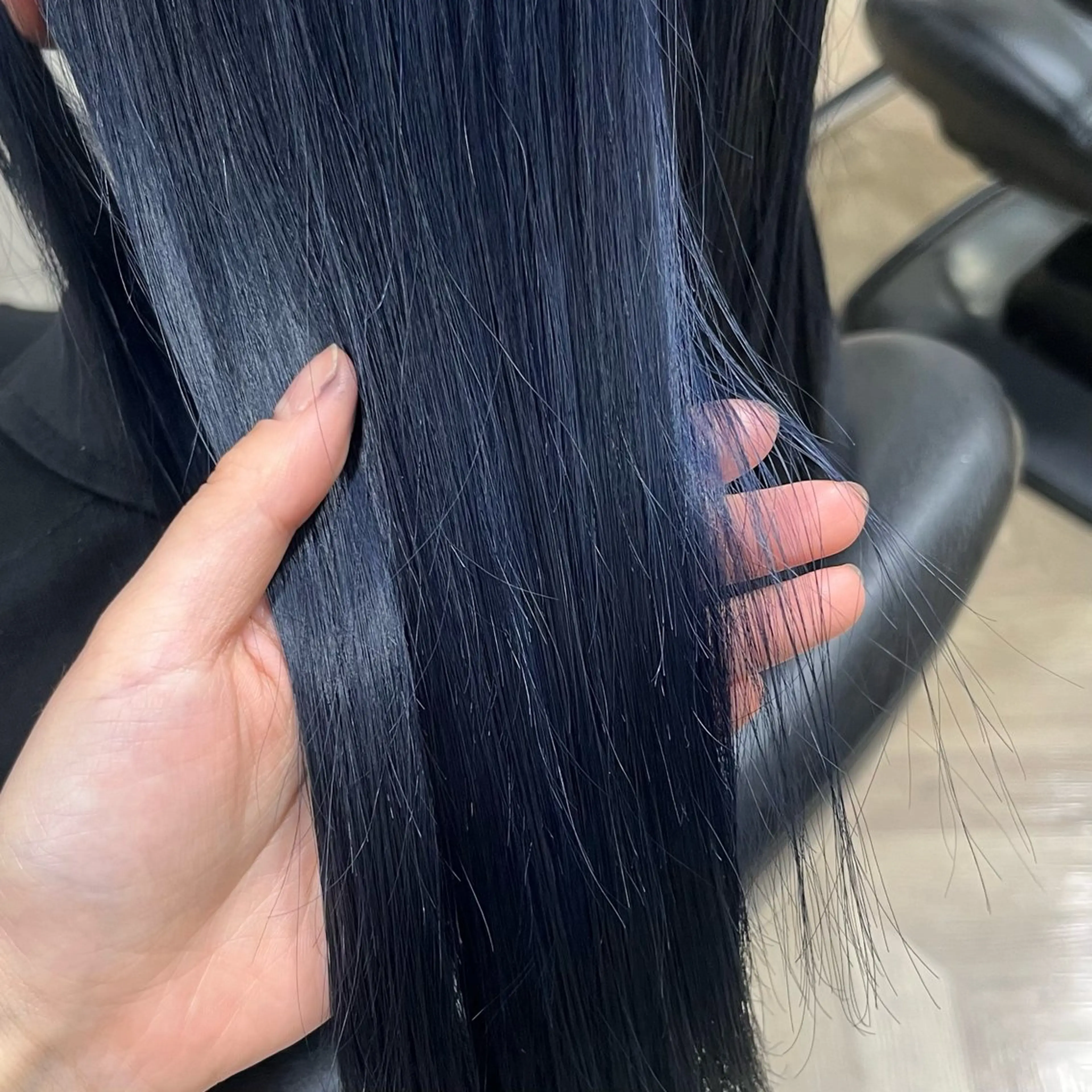 カラー 黒髪 ブリーチ ブルーカラー ブルーブラック 美容室マリオネット所属・Harada Naoのヘアスタイル