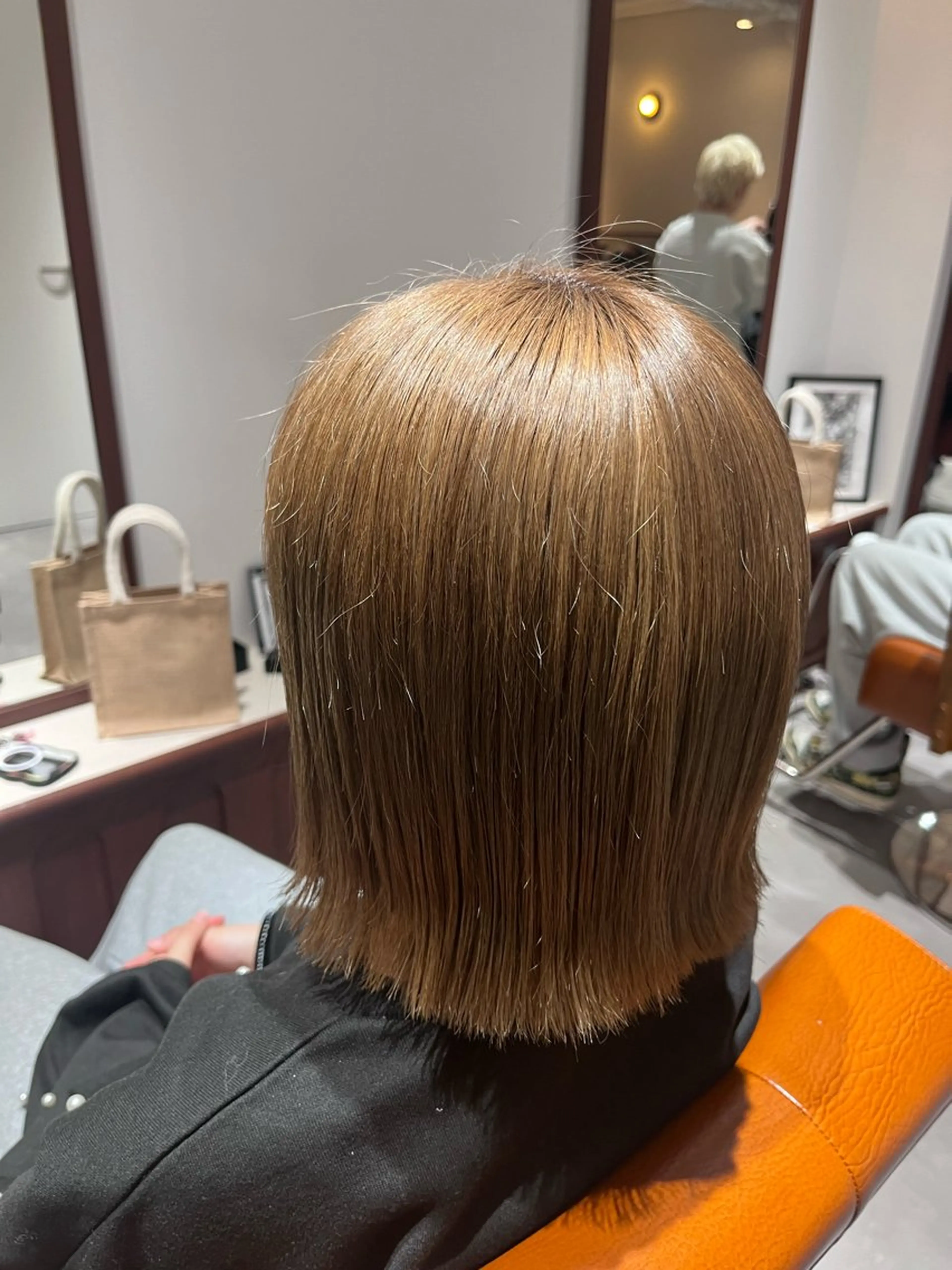 ショート カラー カット ヘアカラー urara /ブリーチ/艶カラーのヘアスタイル