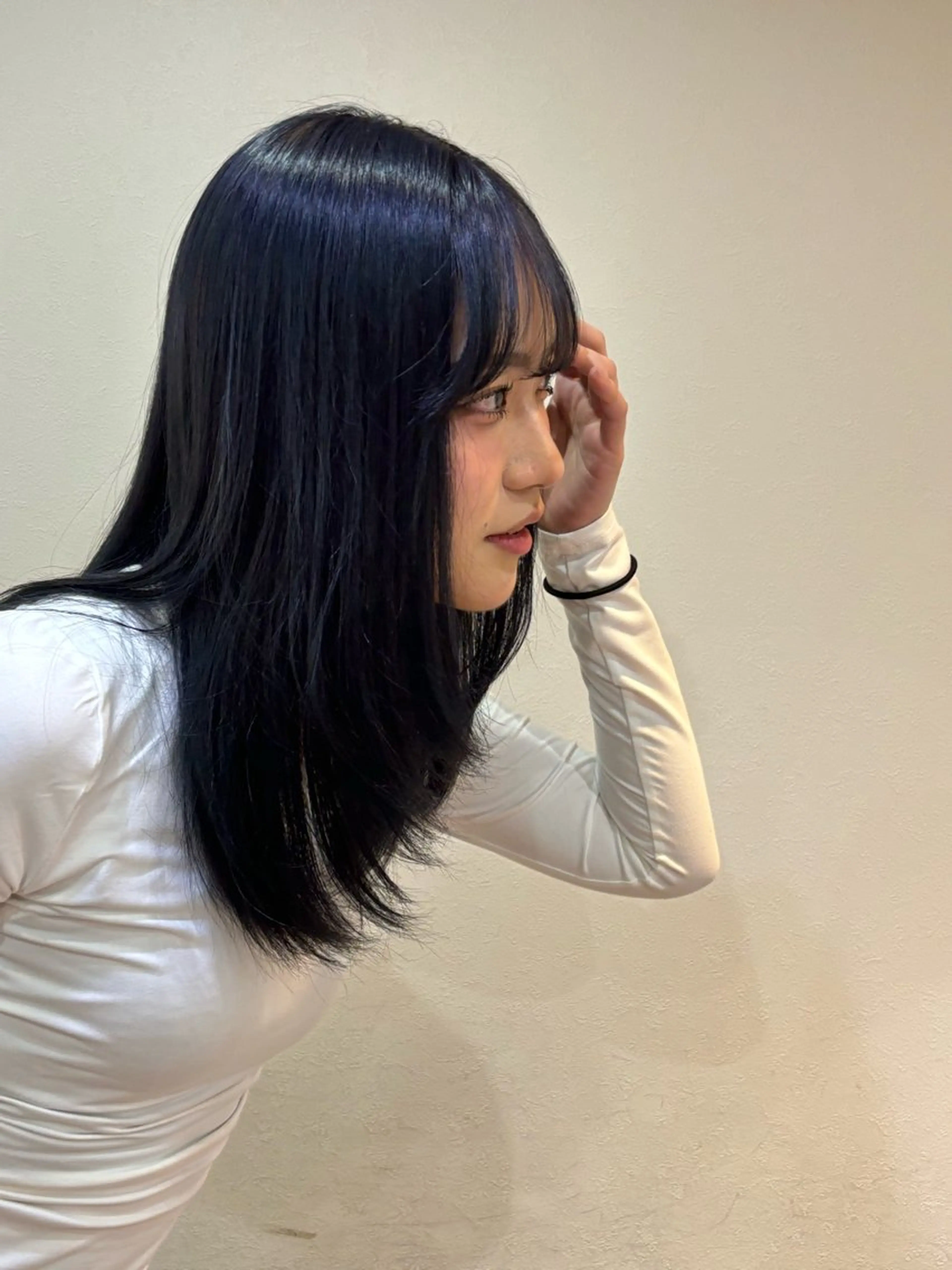 ロング カラー ブリーチ ネイビーカラー 林　蓮／レイヤー /透明感カラーのヘアスタイル