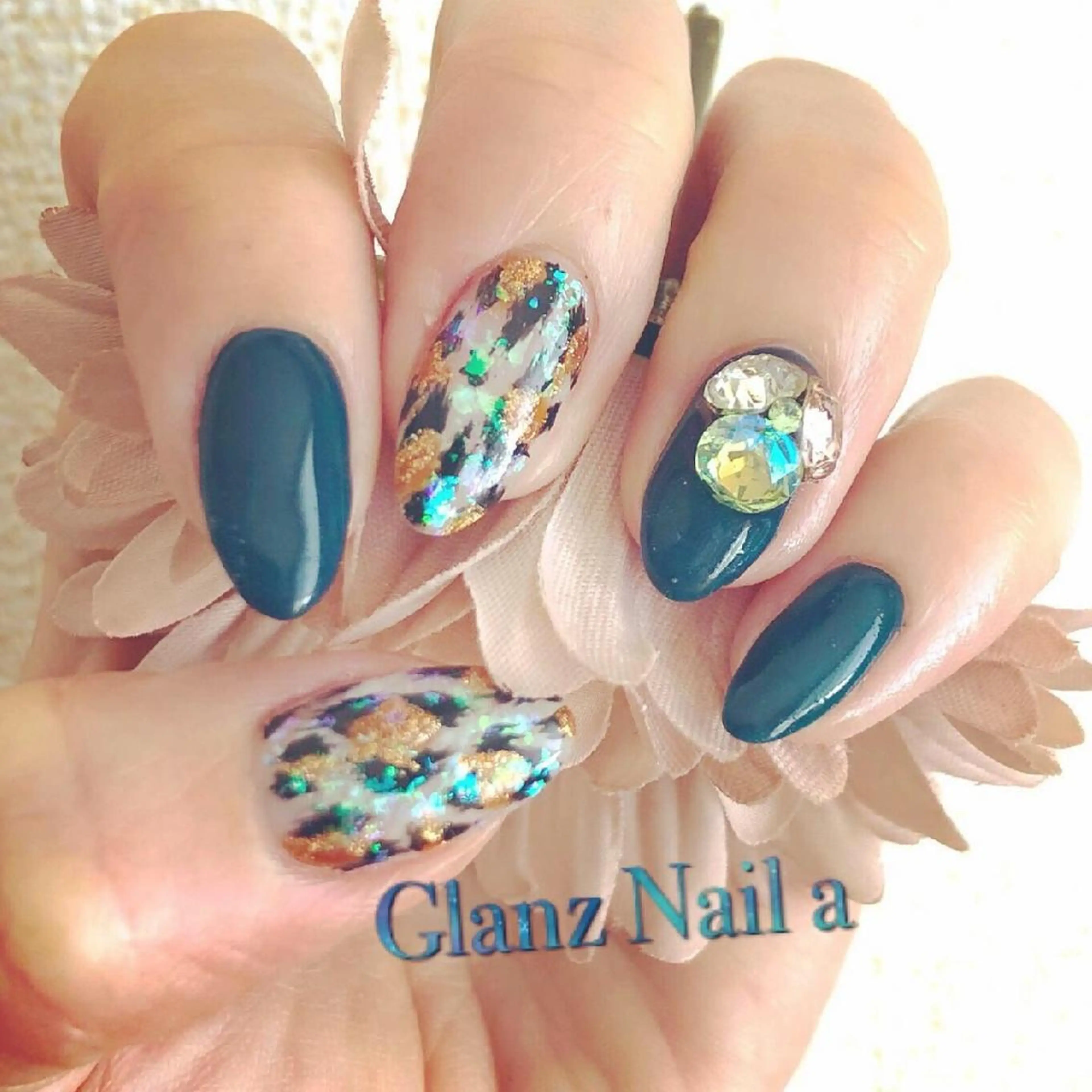 ネイル グリーン ワンカラーネイル Glanz  Nail aのネイルデザイン