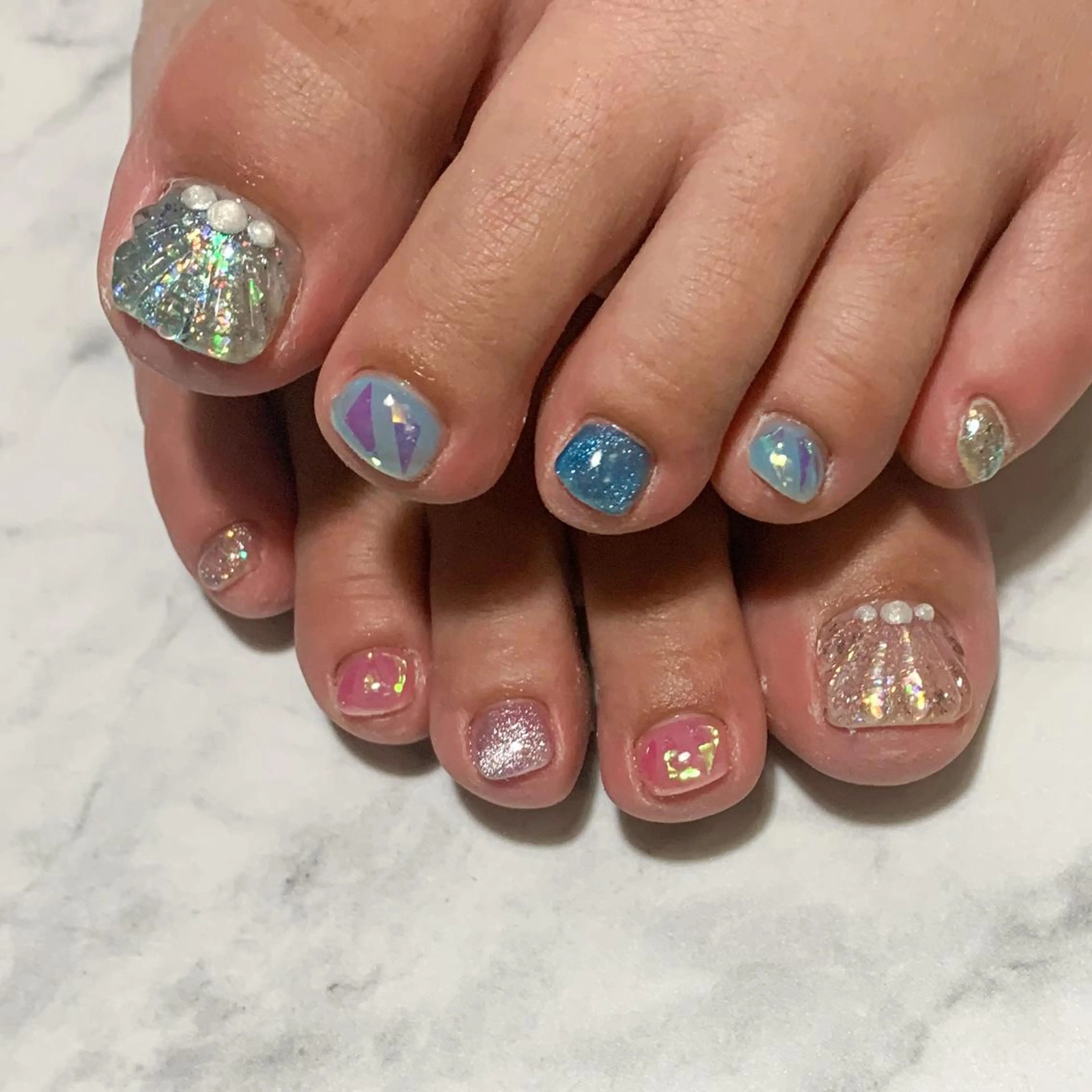 ネイル フットネイル FIORITURA aiのネイルデザイン