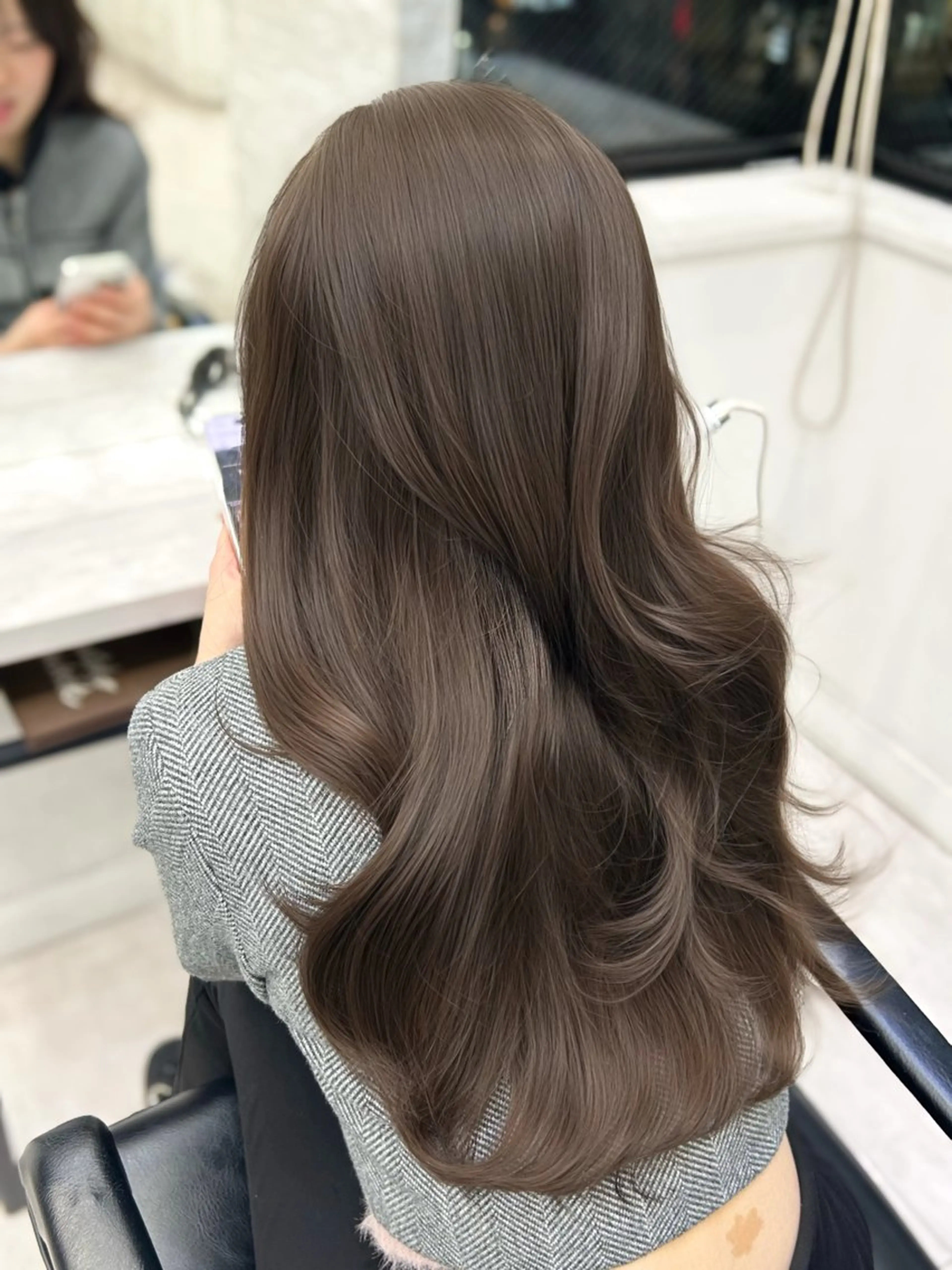 ロング カラー ヘアカラー トリートメント 韓国ヘア🇰🇷／ 艶カラー鈴木萌愛🩶のヘアスタイル