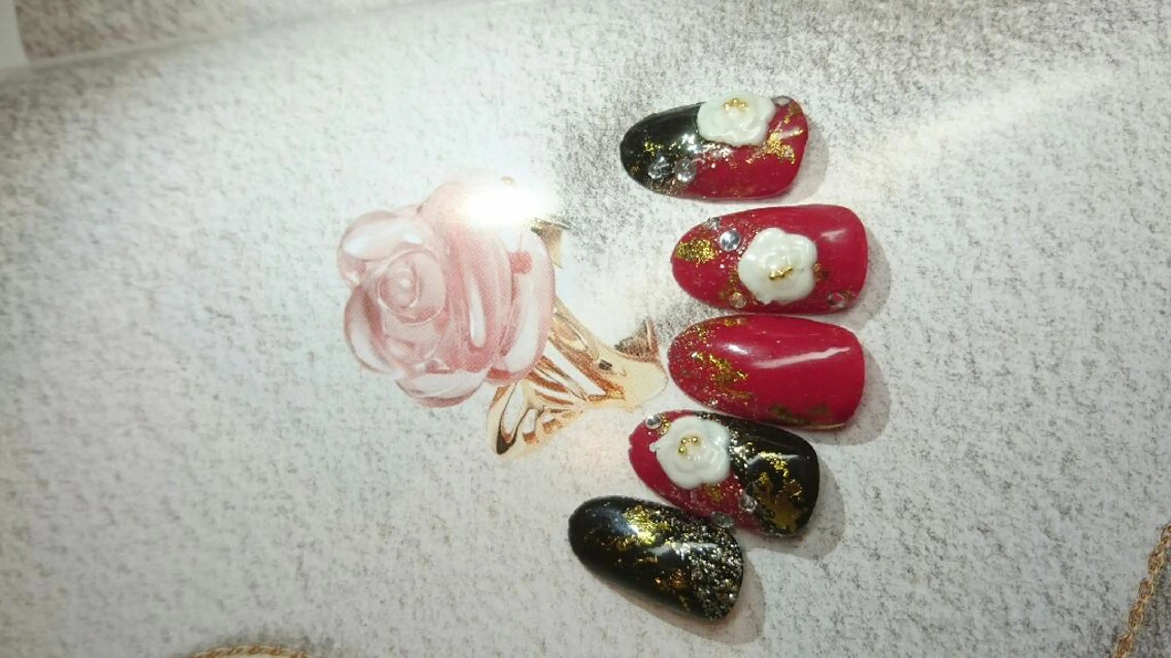 ネイル 成人式 ティーエヌ 金山駅東口店のネイルデザイン