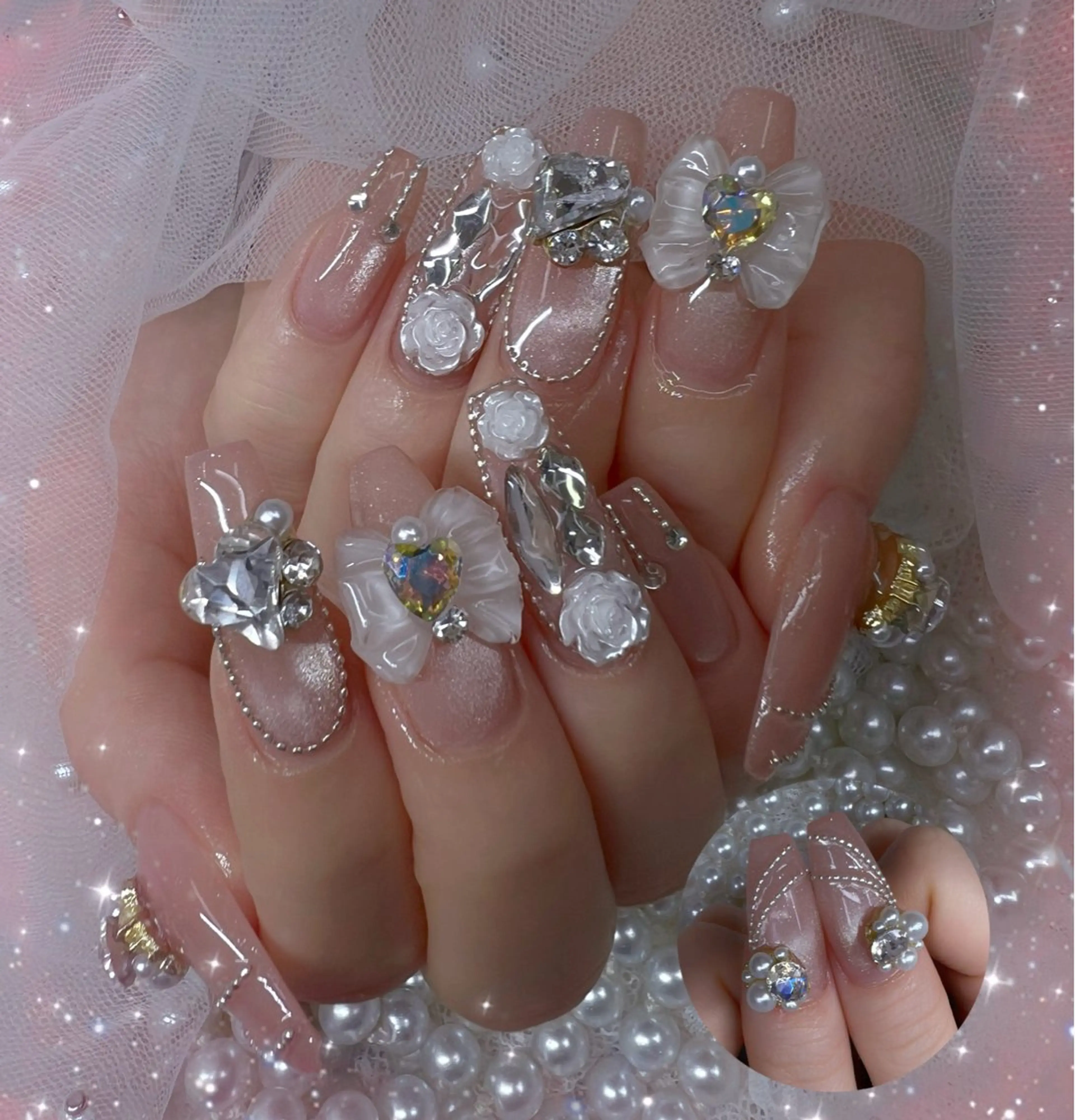 ネイル チークネイル フレンチネイル ガーリー ガラスフレンチ グラデーション ハンドネイル Chill Nailsalonのネイルデザイン
