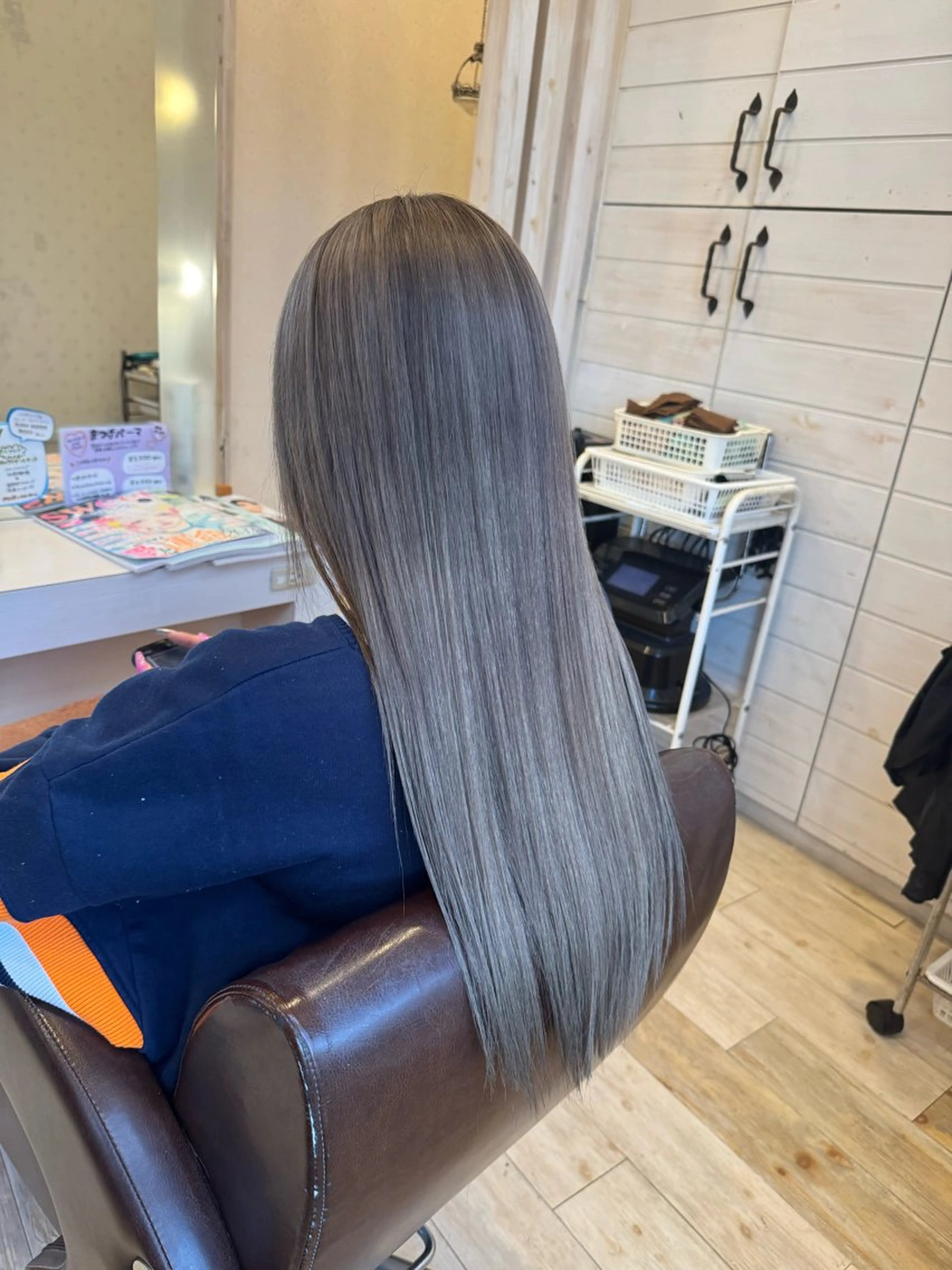 ロング カラー ベージュカラー ブリーチ Cr'ene by MARIE所属・MEI /Cre'neのヘアスタイル