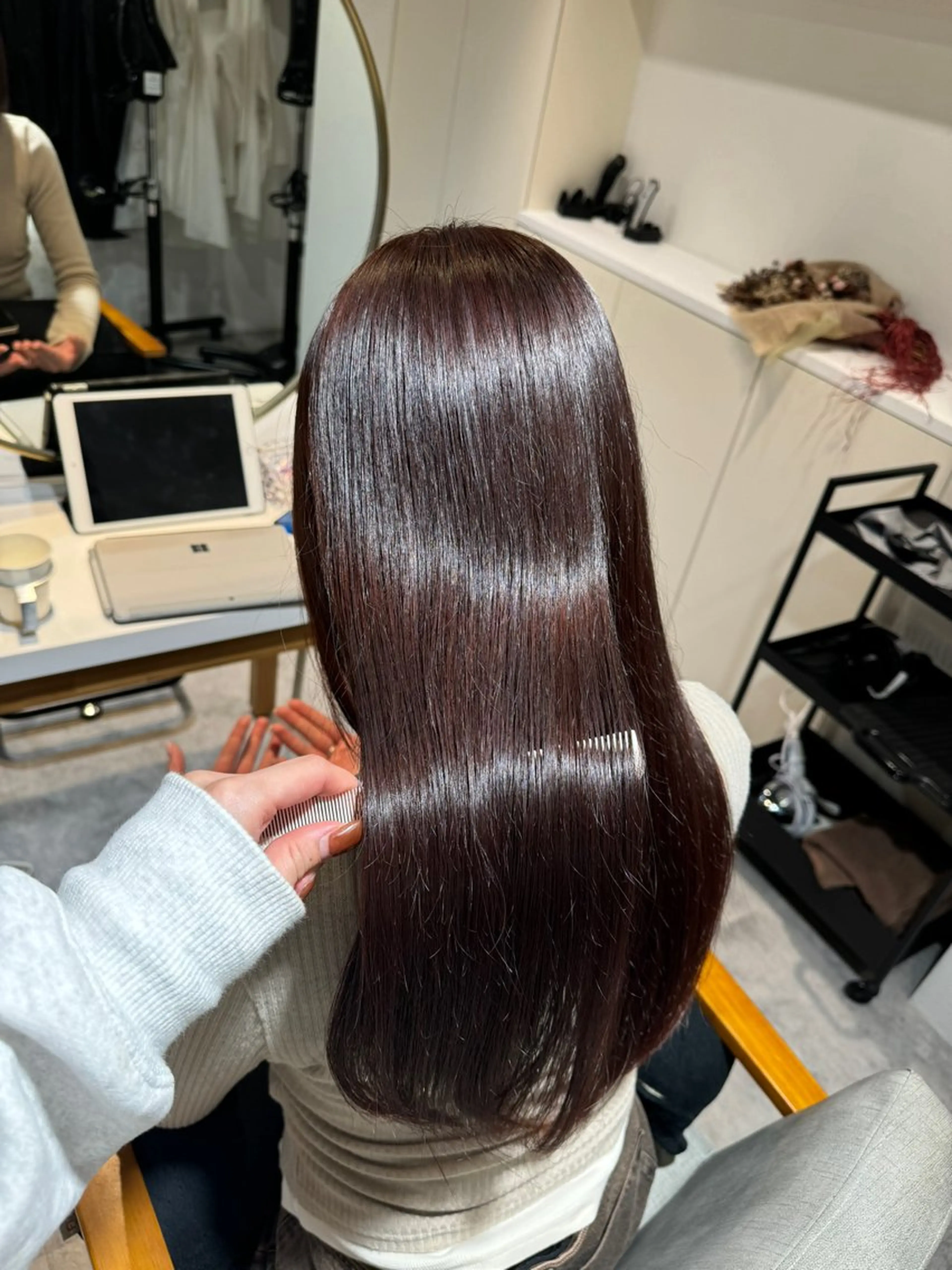 ロング カラー カット ヘアカラー トリートメント 小泉 真緒のヘアスタイル