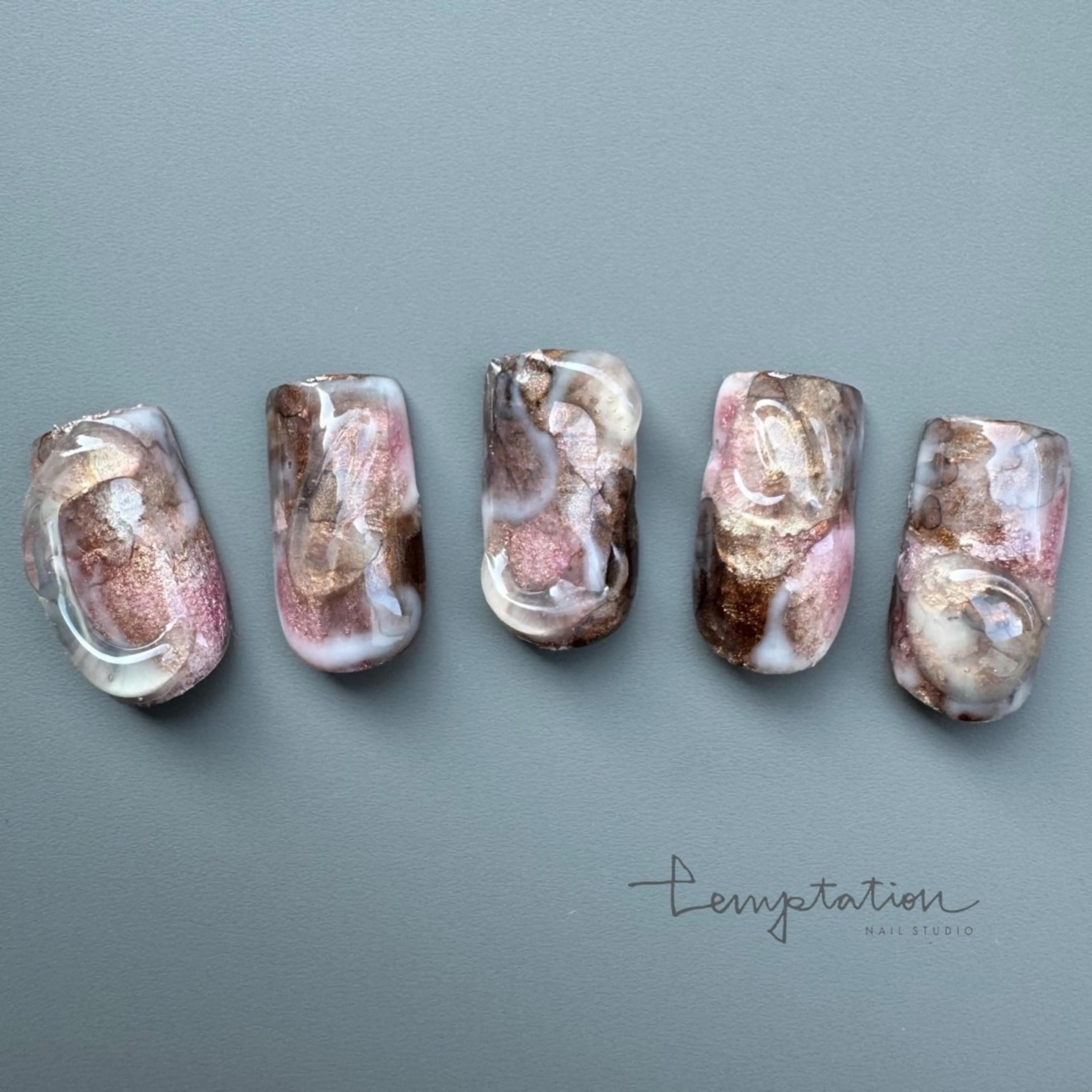 ネイル Temptation mainailのネイルデザイン
