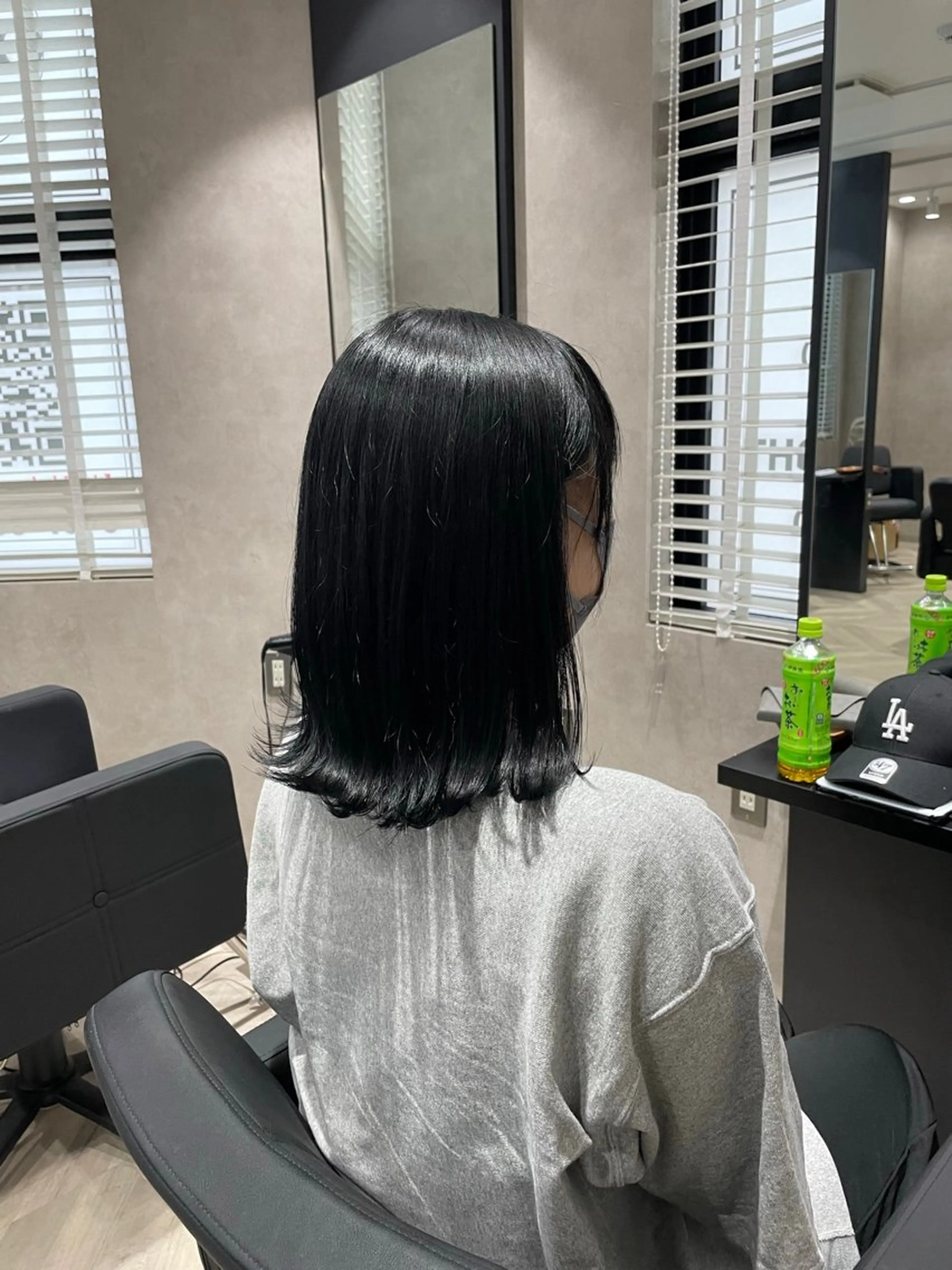 ミディアム カラー ヘアアレンジ 黒髪 ブルーカラー ブルーブラック グレージュ 学生 カット ヘアカラー ピンクカラー/ 透明感カラー鈴木海音のヘアスタイル
