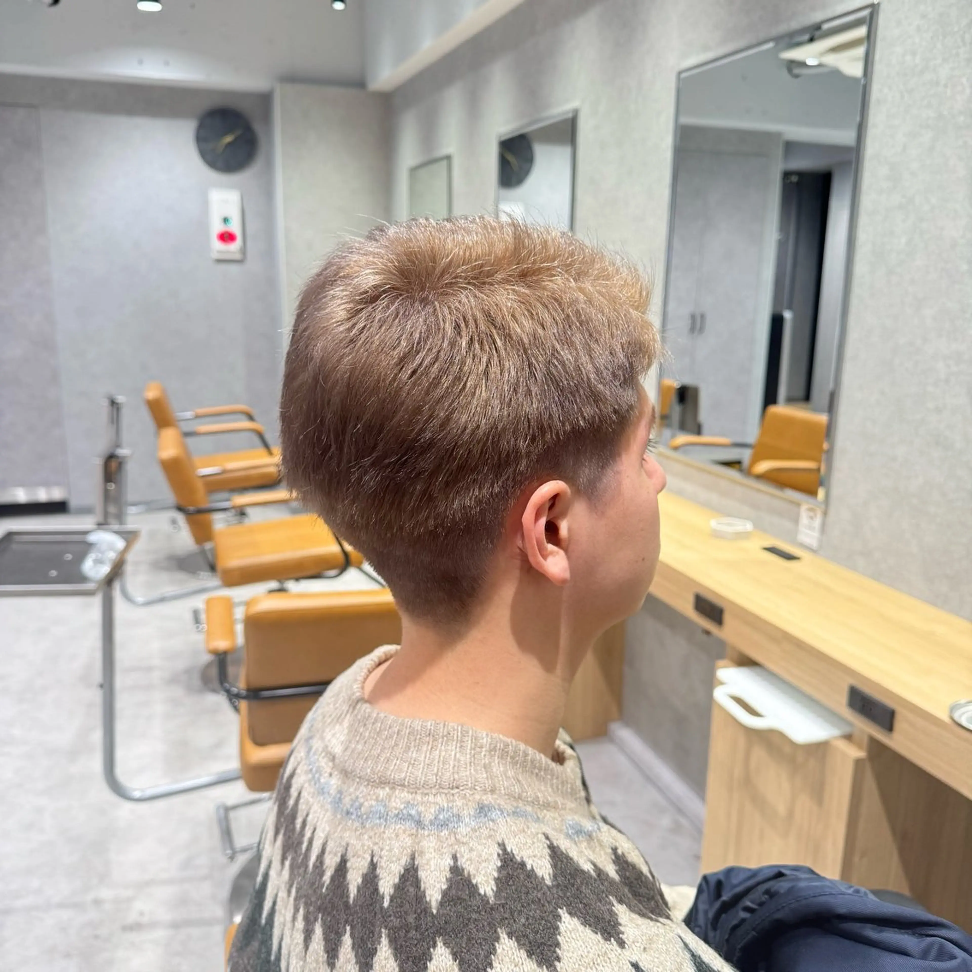 メンズ ヘアカラー トリートメント ハイトーン/ブリーチ 栄/Sayakaのヘアスタイル