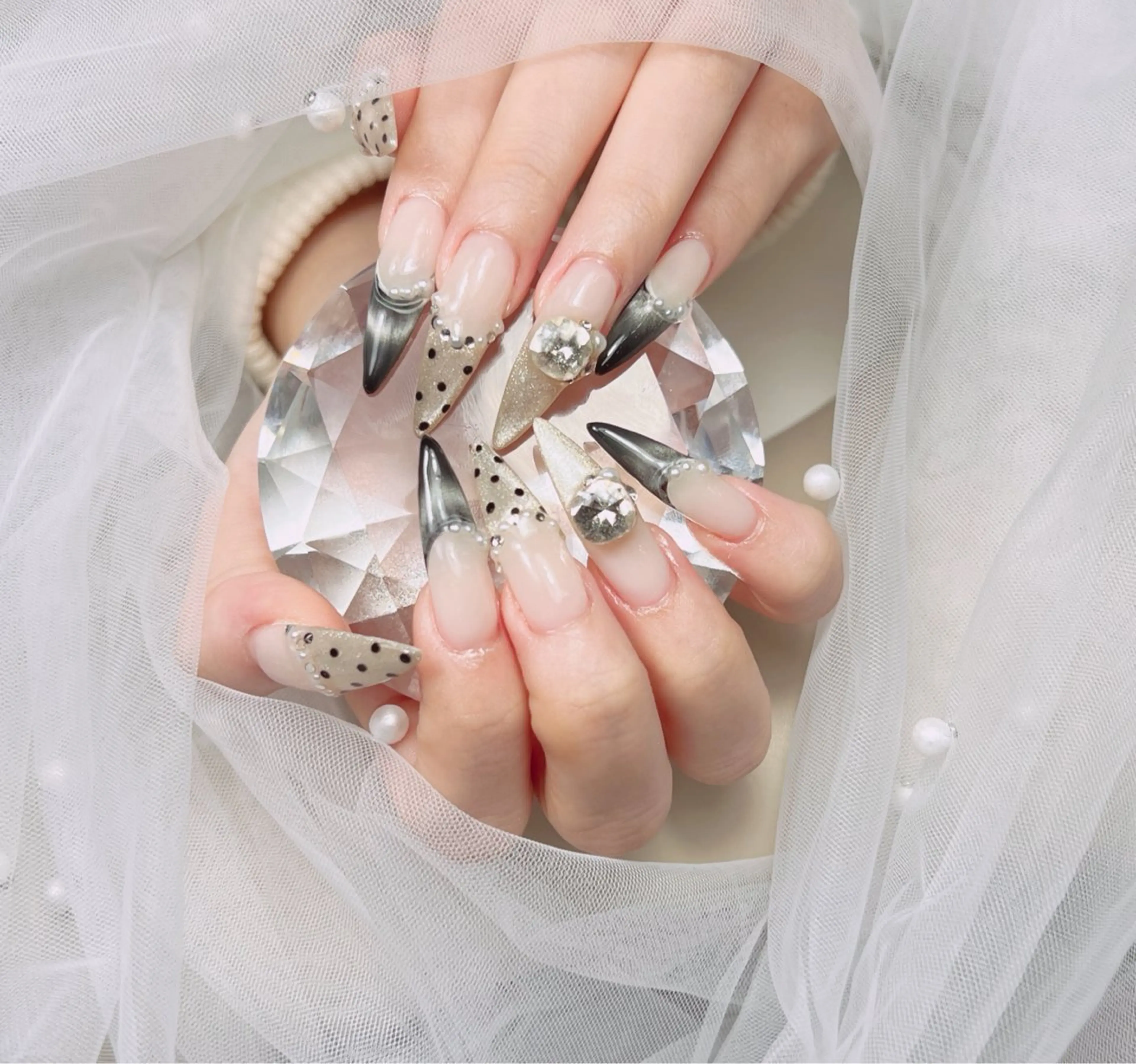 ネイル アートネイル オーロラネイル チークネイル 長さ出し フットネイル ハンドネイル フットネイル ハンドケア Noiranail_ studio川越西口のネイルデザイン