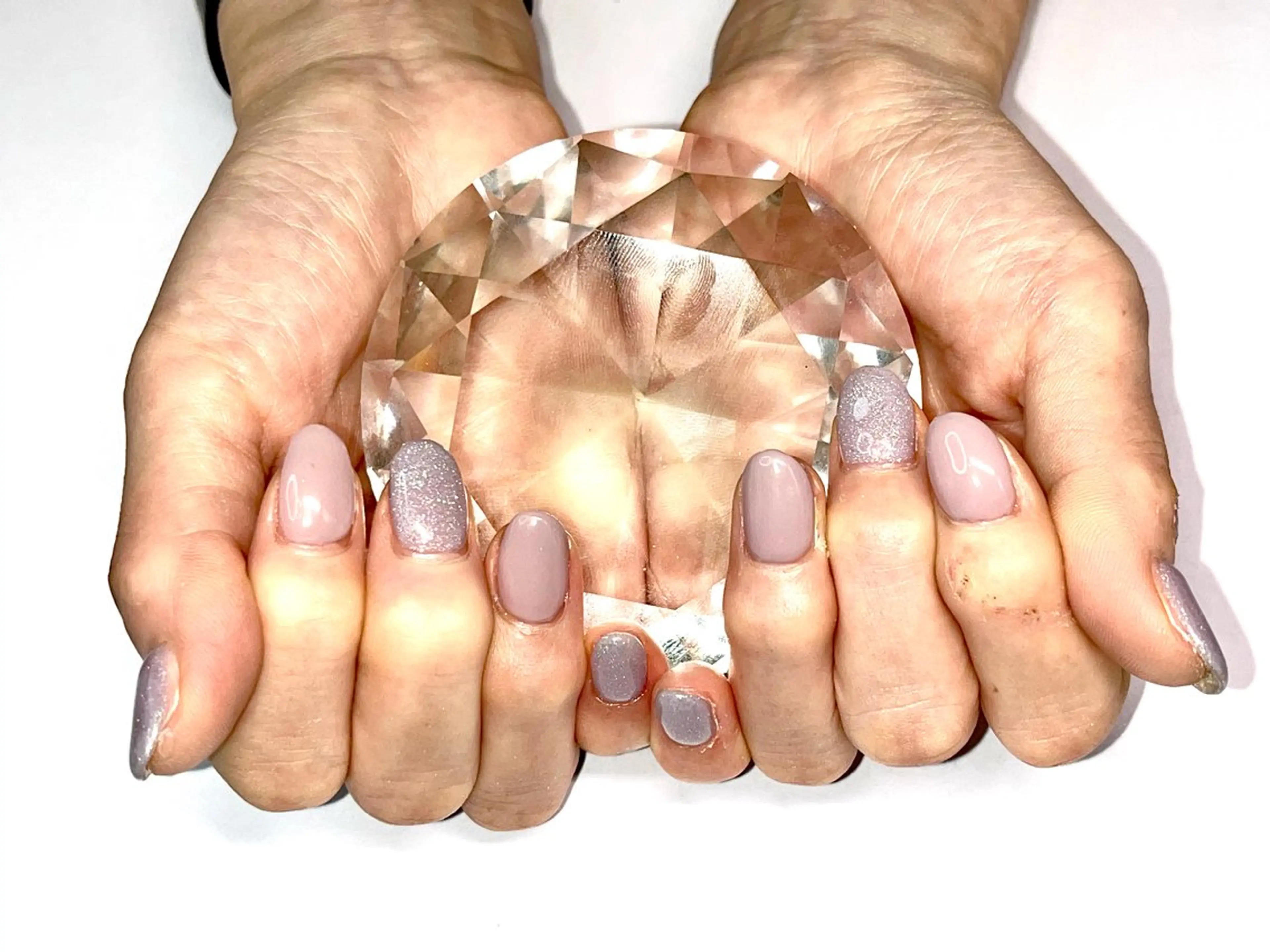 ネイル アートネイル ラメ(グリッター) 持ち込み ニュアンスネイル オフィスネイル プライベートサロン N's Nailのネイルデザイン