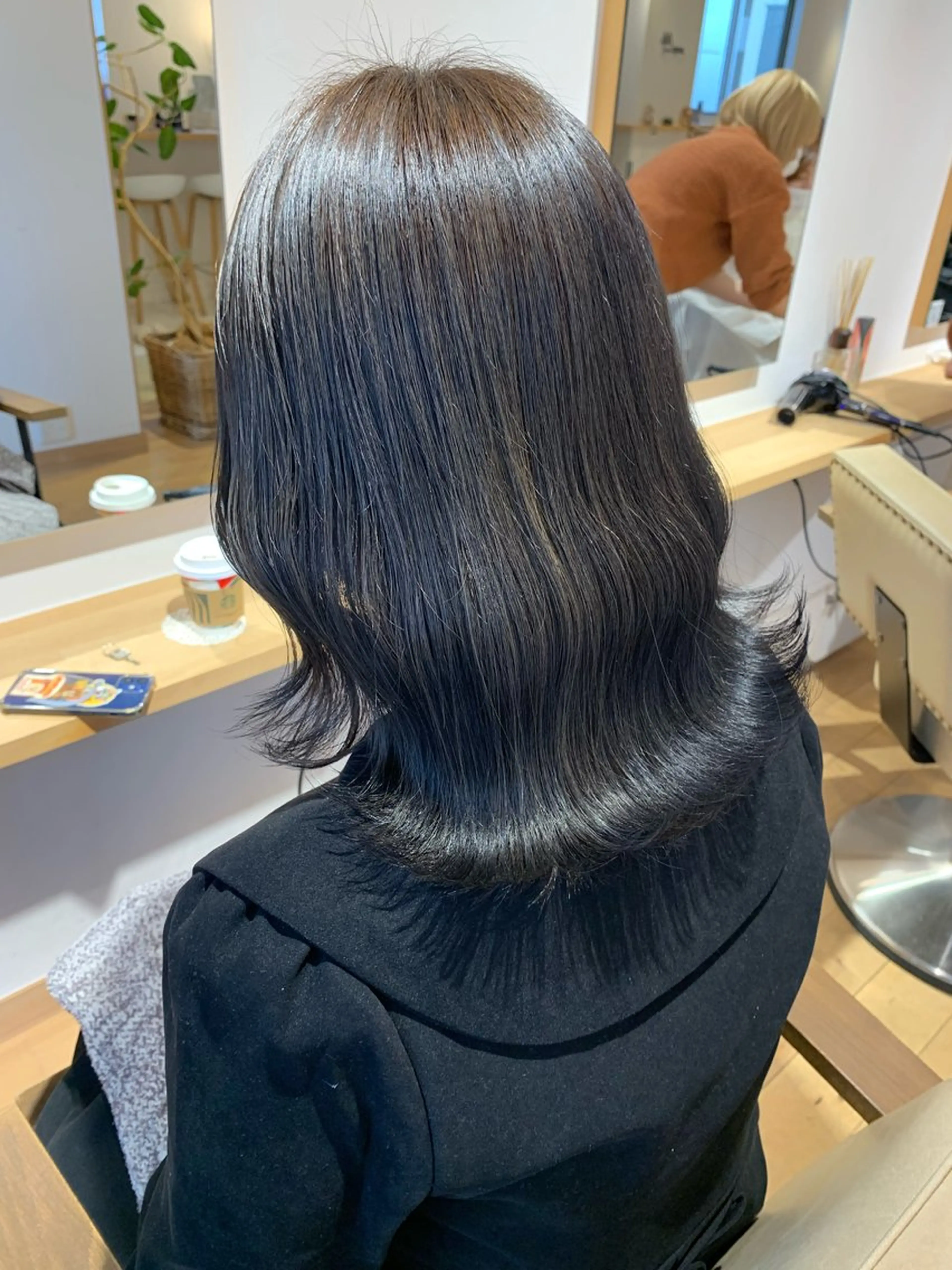 ミディアム カラー moeka レイヤー /艶カラー/韓国のヘアスタイル