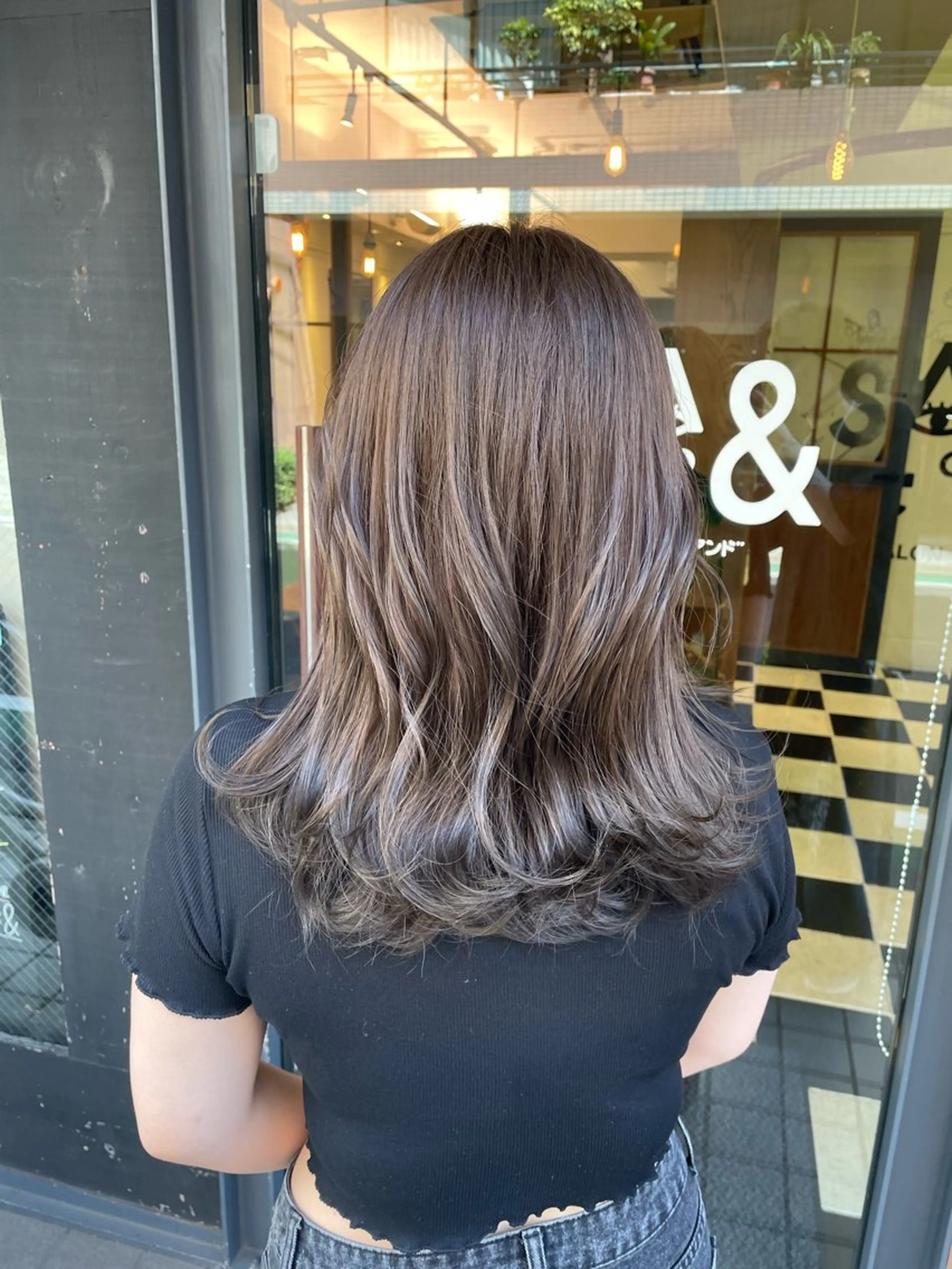 ミディアム カラー ベージュカラー ブリーチ ミルクティーベージュ ブリーチなしカラー カット ヘアカラー トリートメント ⚡️学芸大学 川上拓真⚡️のヘアスタイル