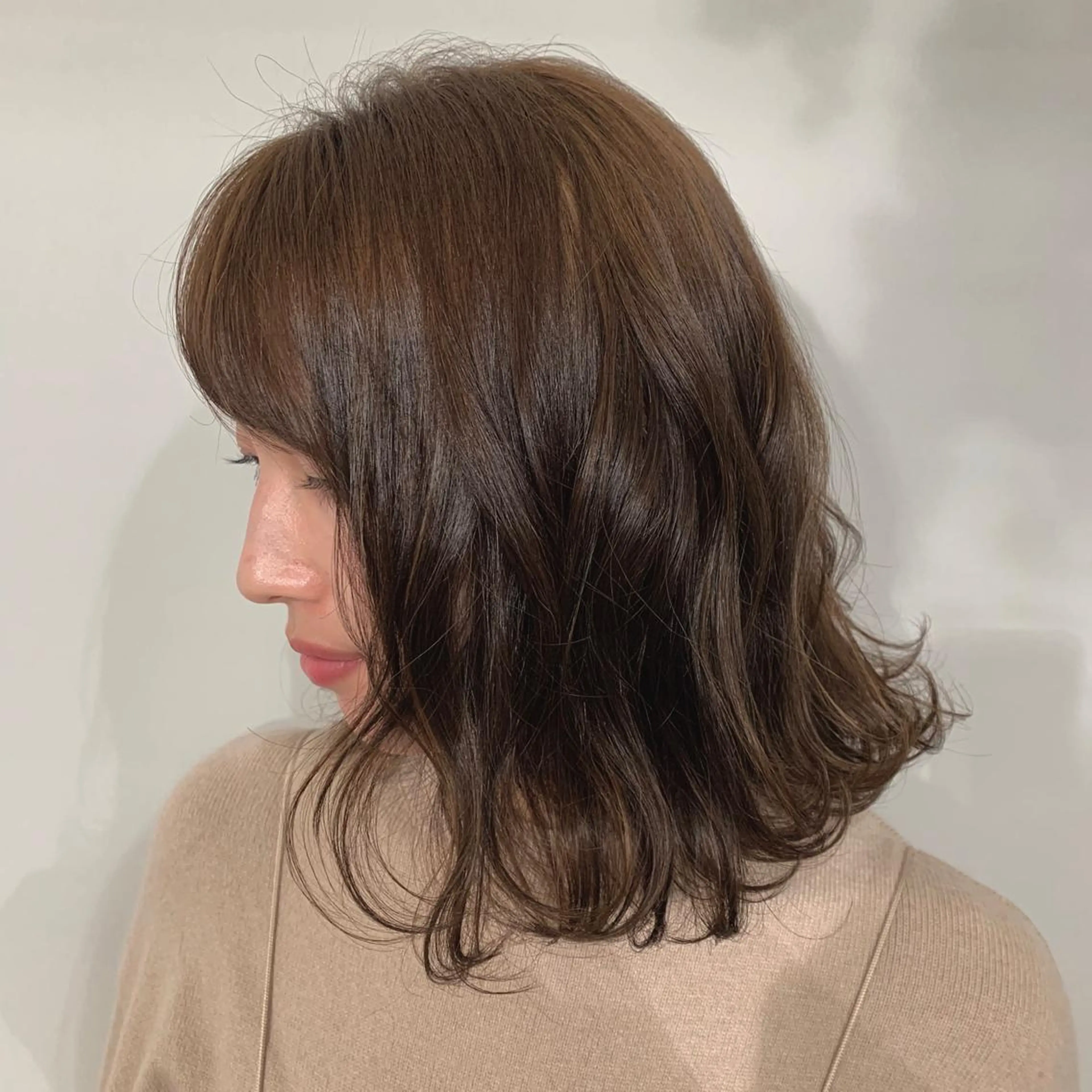 セミロング カラー パーマ ヘアアレンジ ベージュカラー フォギーベージュ カット ヘアカラー 加藤 綾華のヘアスタイル