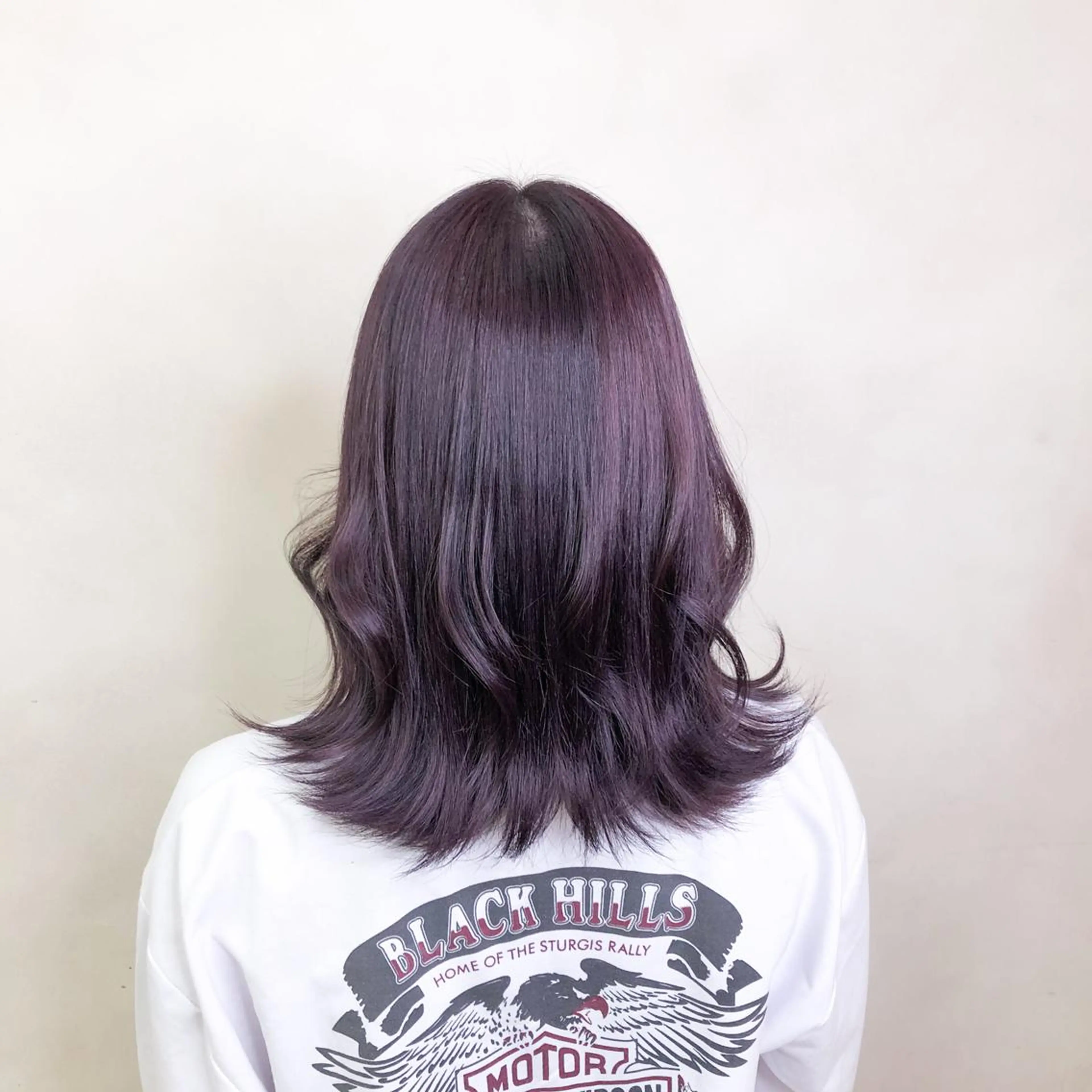 ミディアム カラー バイオレットカラー カット ヘアカラー トリートメント 外ハネボブ♡ YUIのヘアスタイル