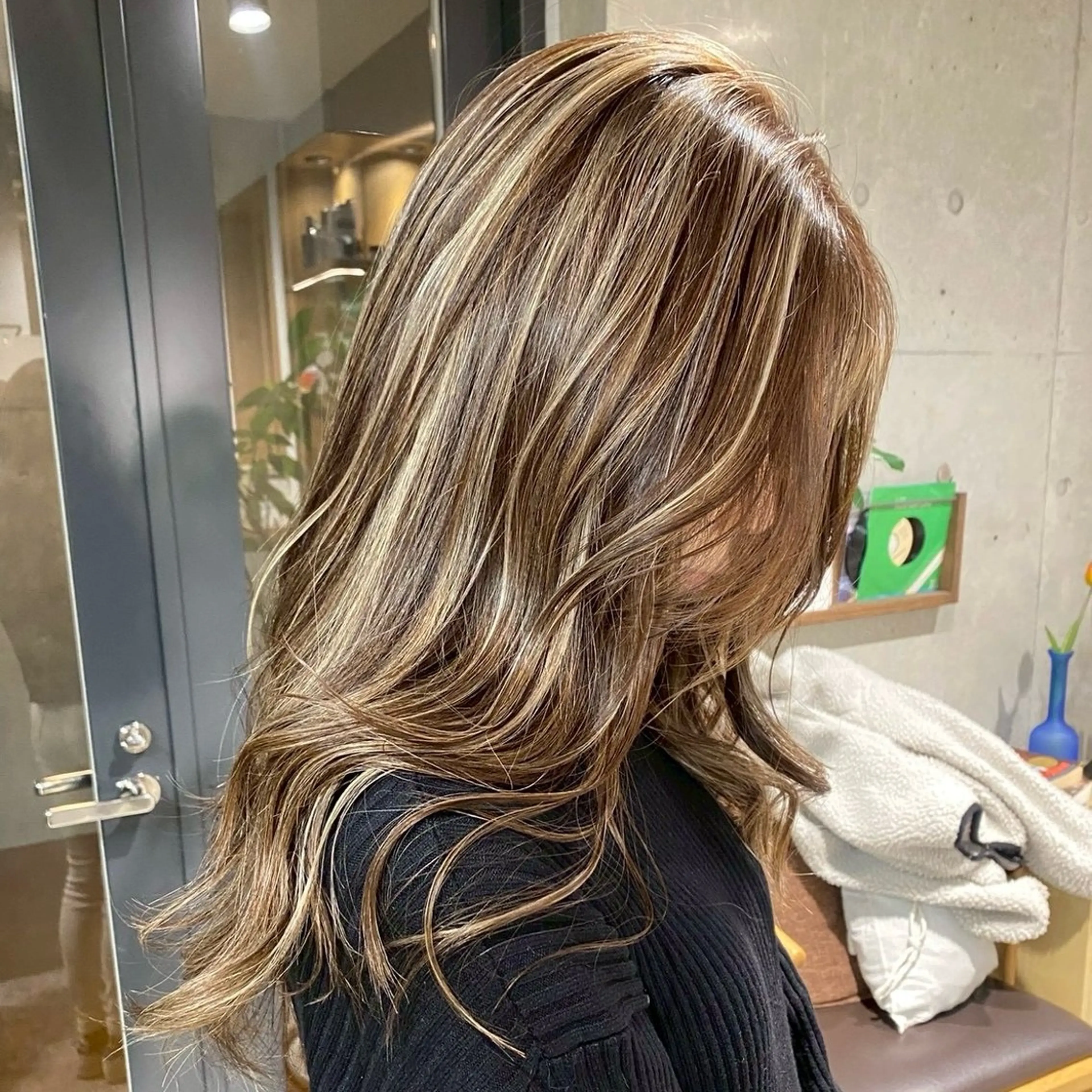 ロング ハイライト ヘアカラー 🍎ダブルカラー 🍎KUREA🍎のヘアスタイル